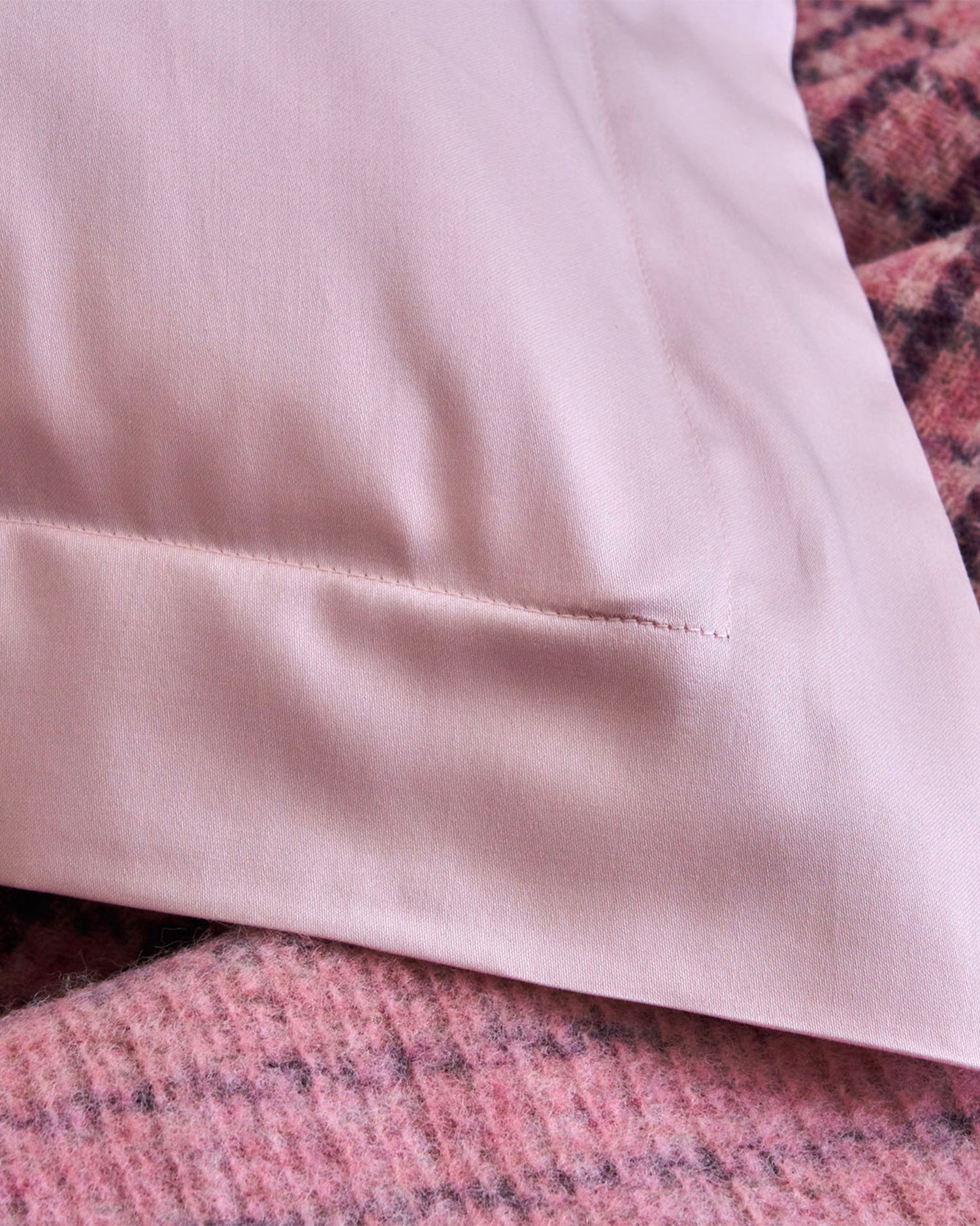 Parure copripiumino matrimoniale in raso di cotone Ametista, 16 colori disponibili