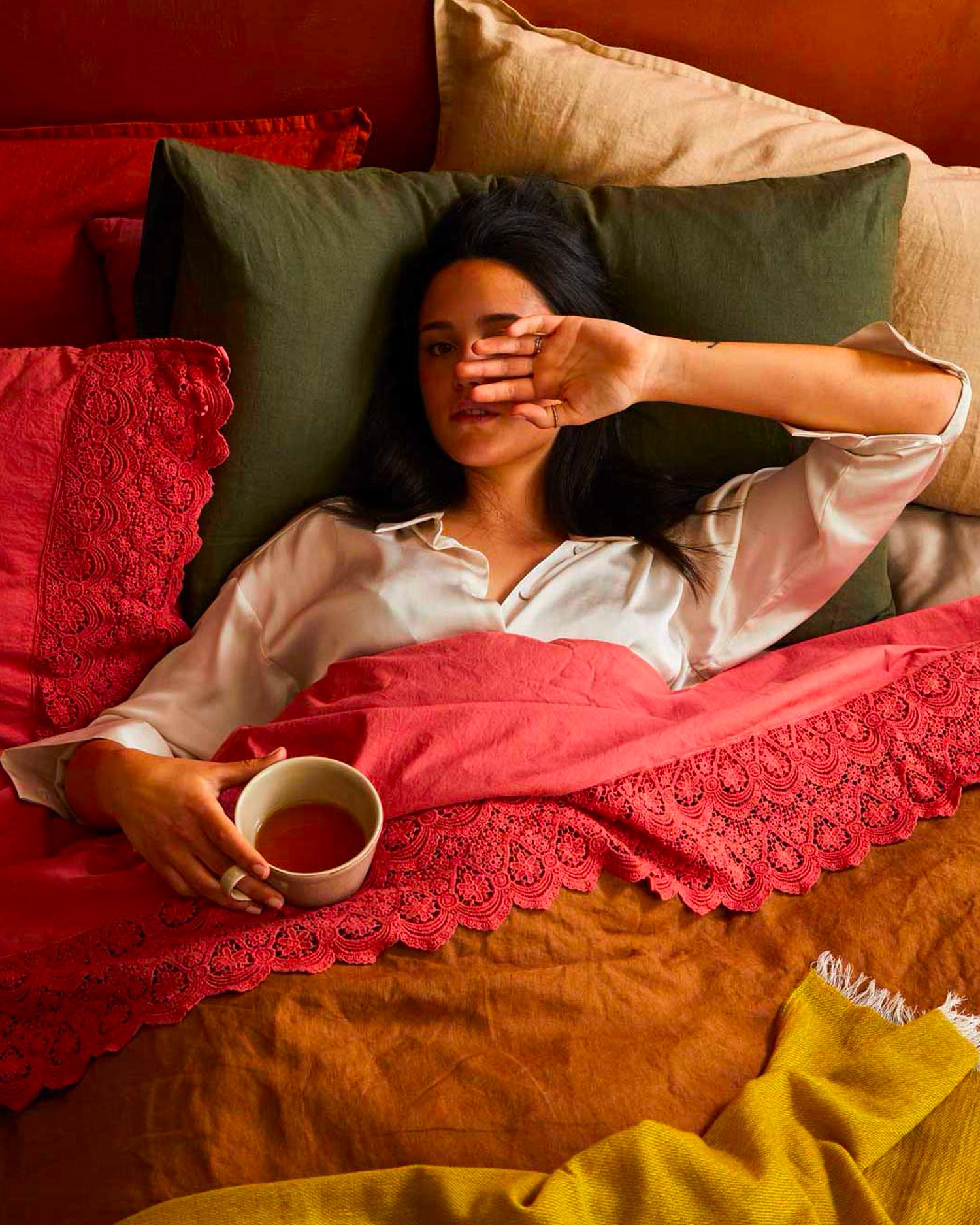 Completo letto matrimoniale in puro cotone con pizzo macramé Canastra, 13 colori disponibili