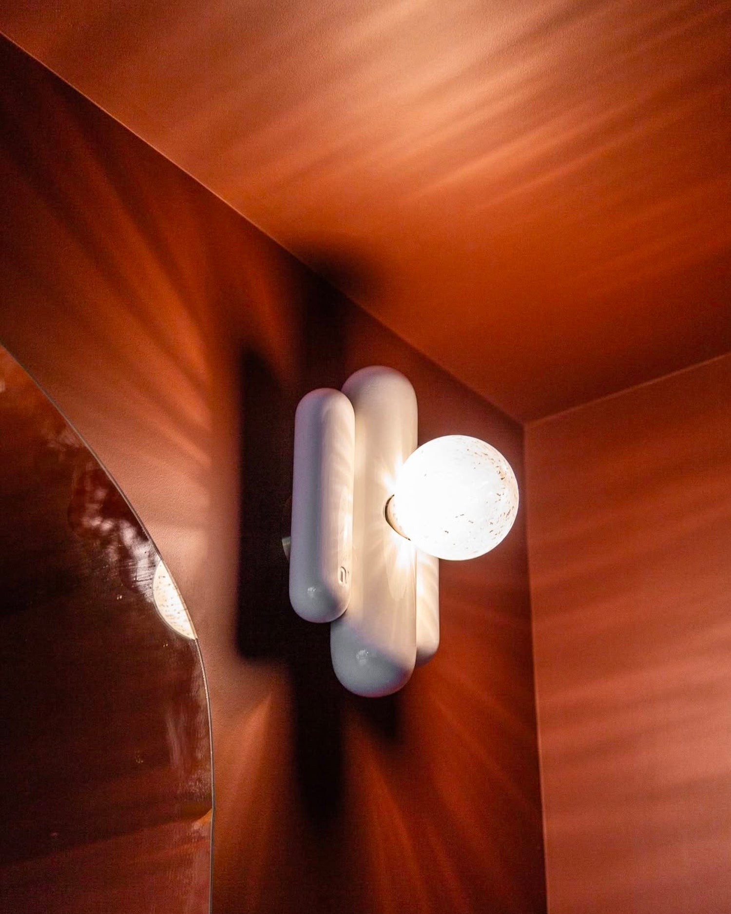 Lampada da parete in ceramica Madeleine