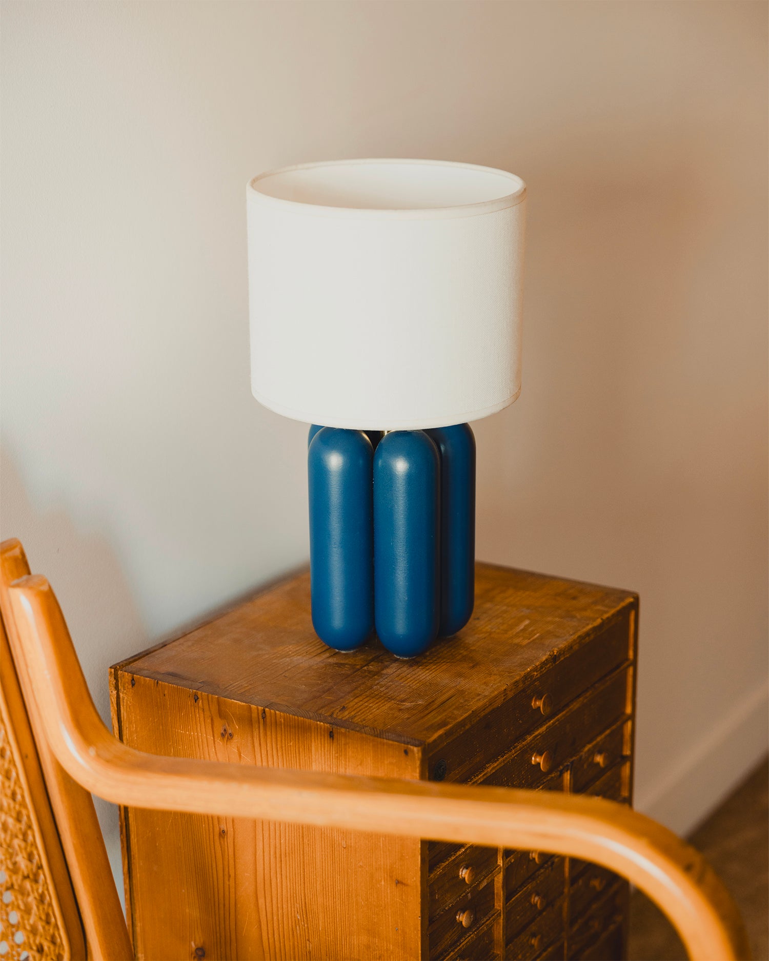 Lampada in legno con paralume La Petite Charlotte