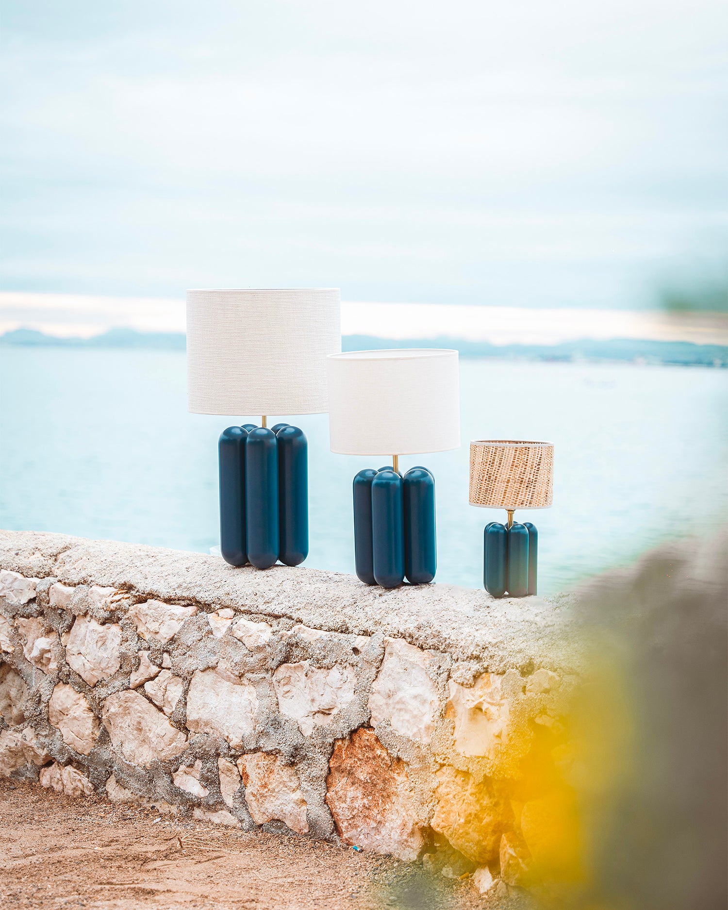 Lampada in legno con paralume Charlotte