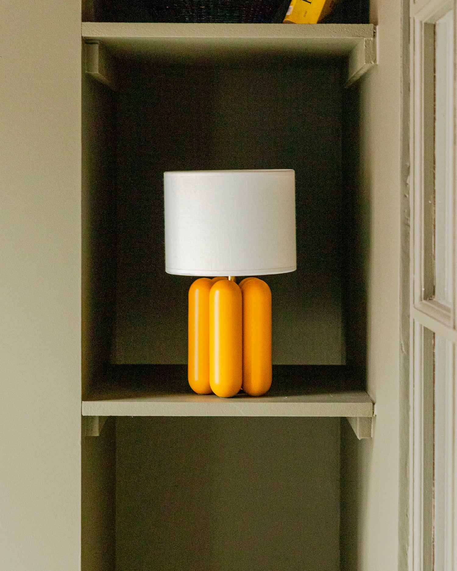 Lampada in legno con paralume Charlotte