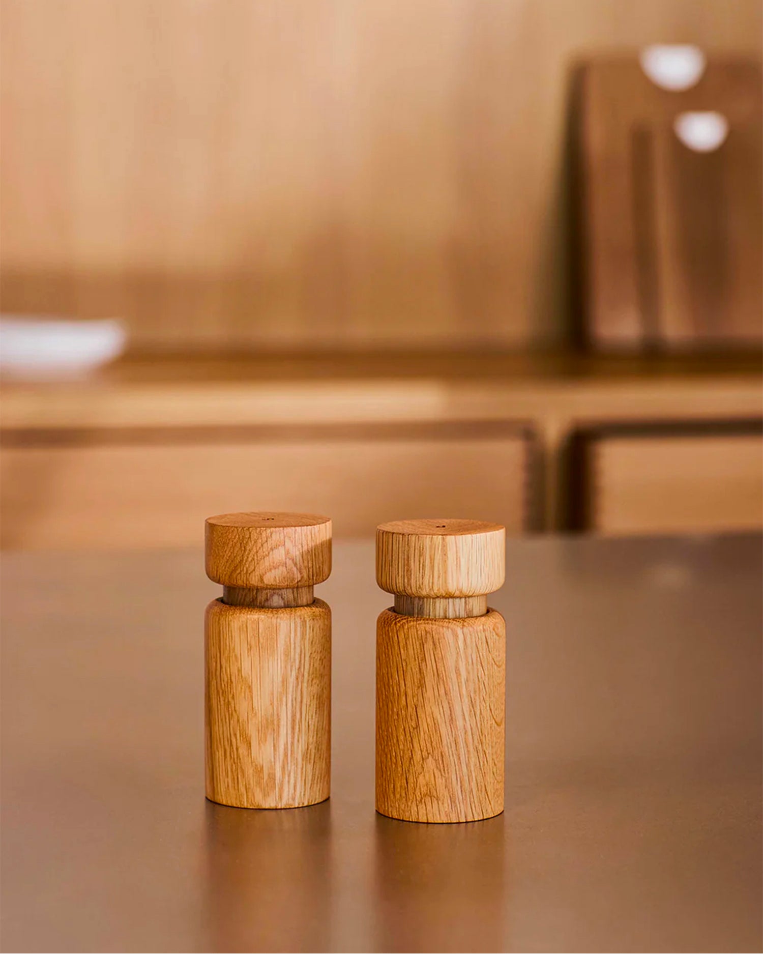 Set 2 macinaspezie piccoli in legno di quercia Helsinki