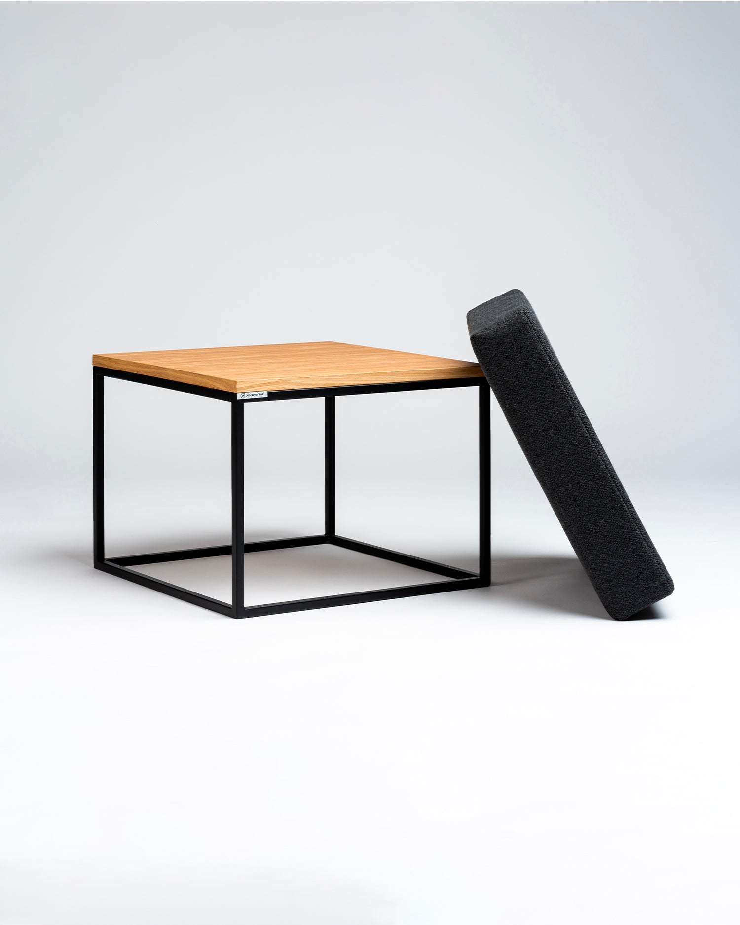 Pouf tavolino in metallo e legno Tensio