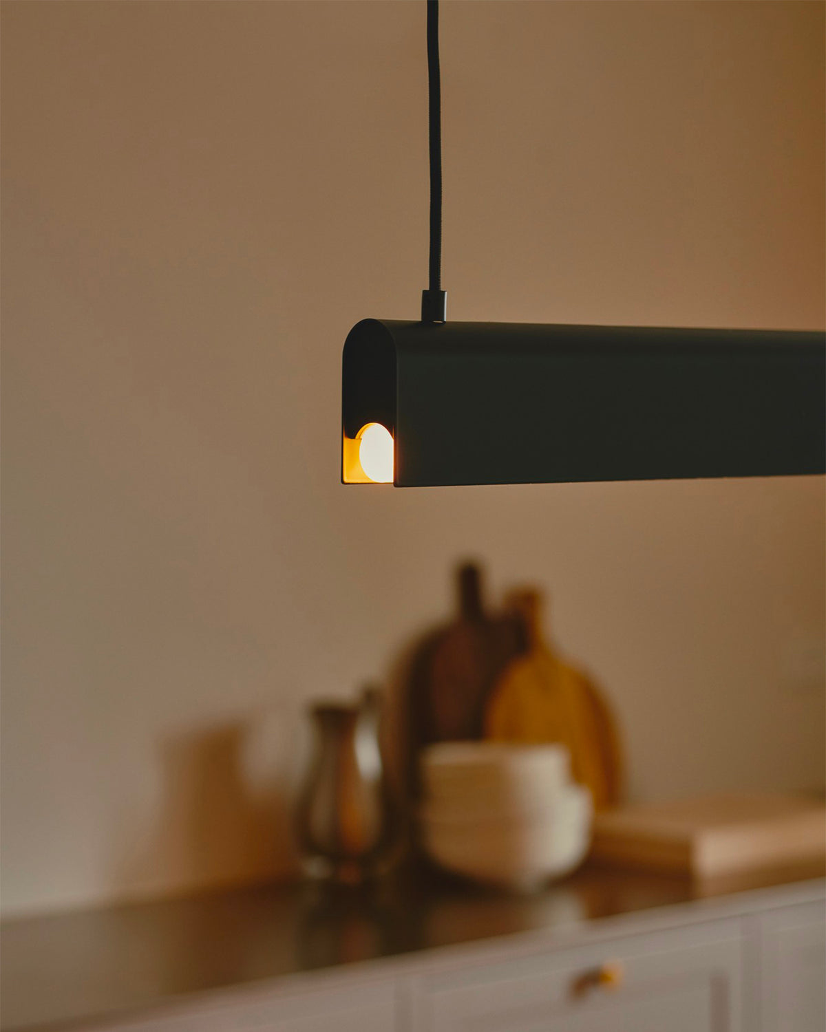 Lampada a sospensione lineare in metallo Beau 100