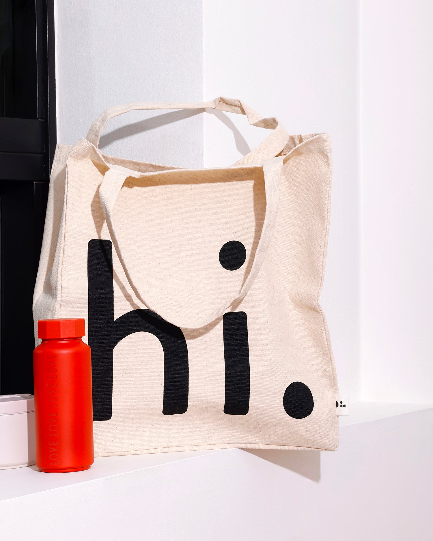 Bottiglia termica di design con scritta "Love" in acciaio