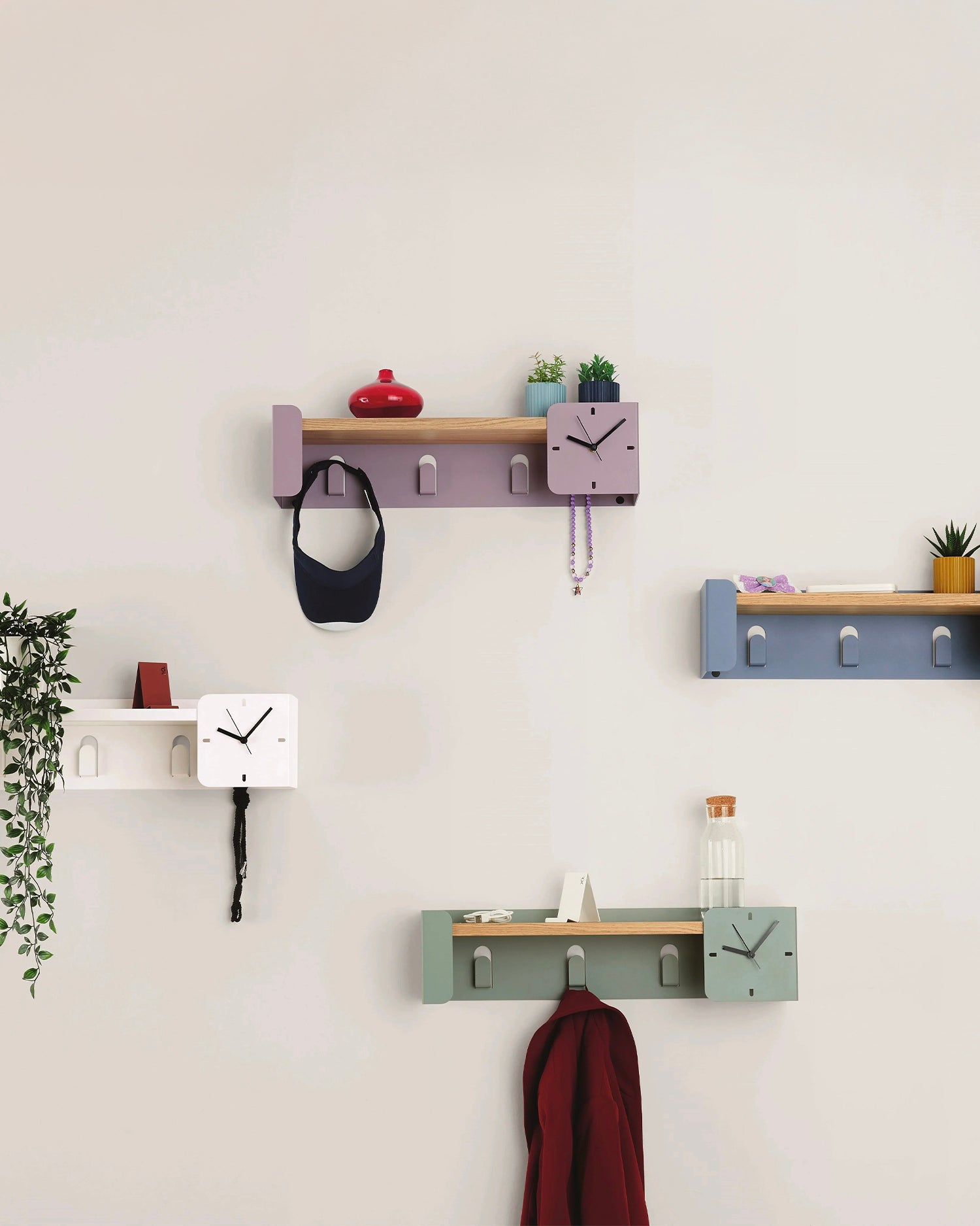 Mensola con appendiabiti in metallo Flexy