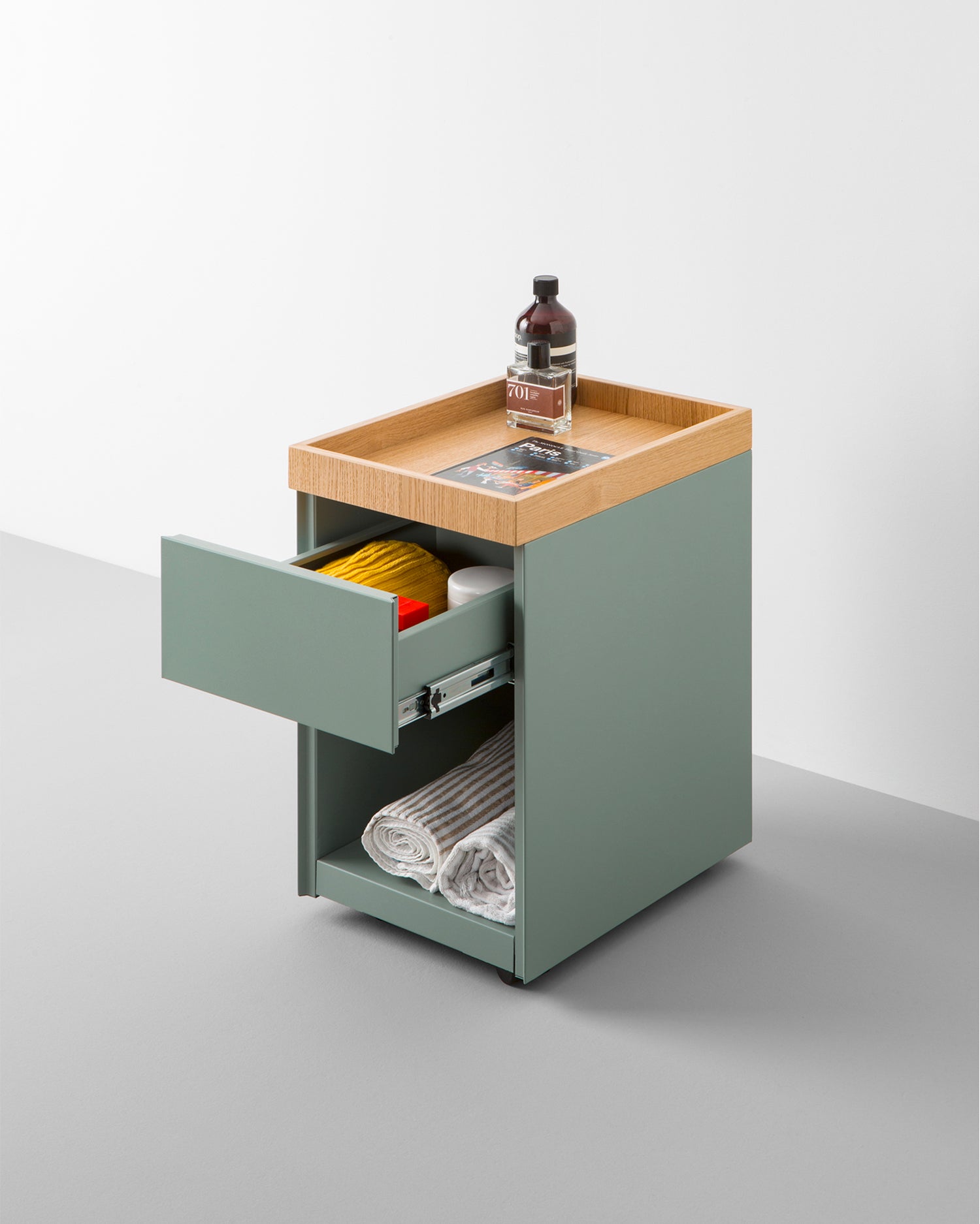 Cassettiera in metallo e piano in rovere Peddy