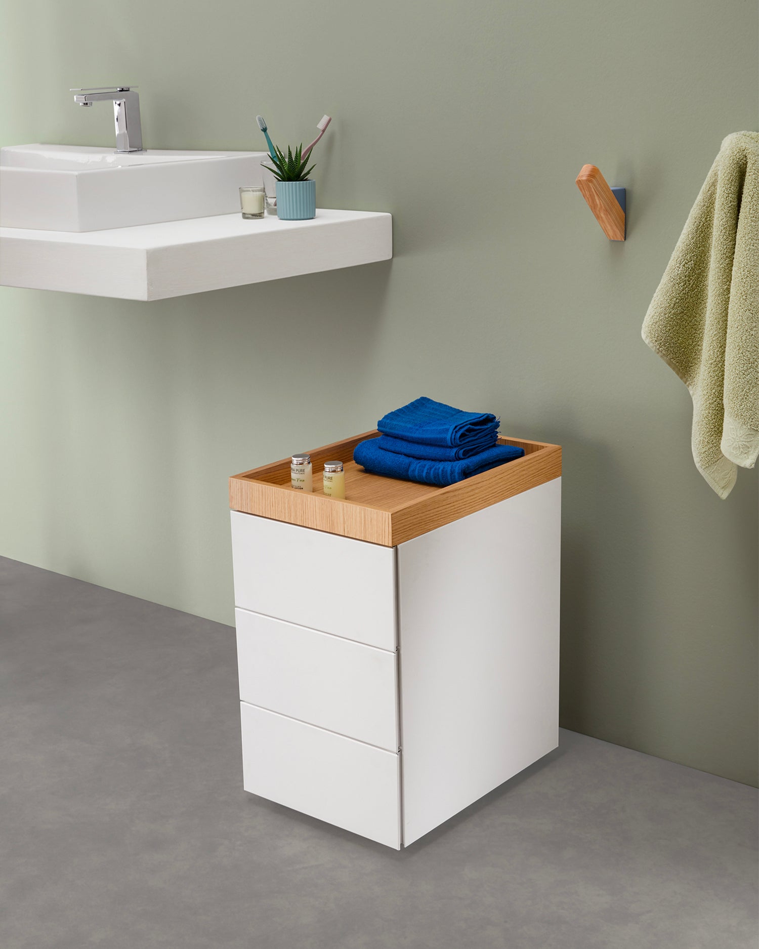 Cassettiera in metallo e piano in rovere Peddy