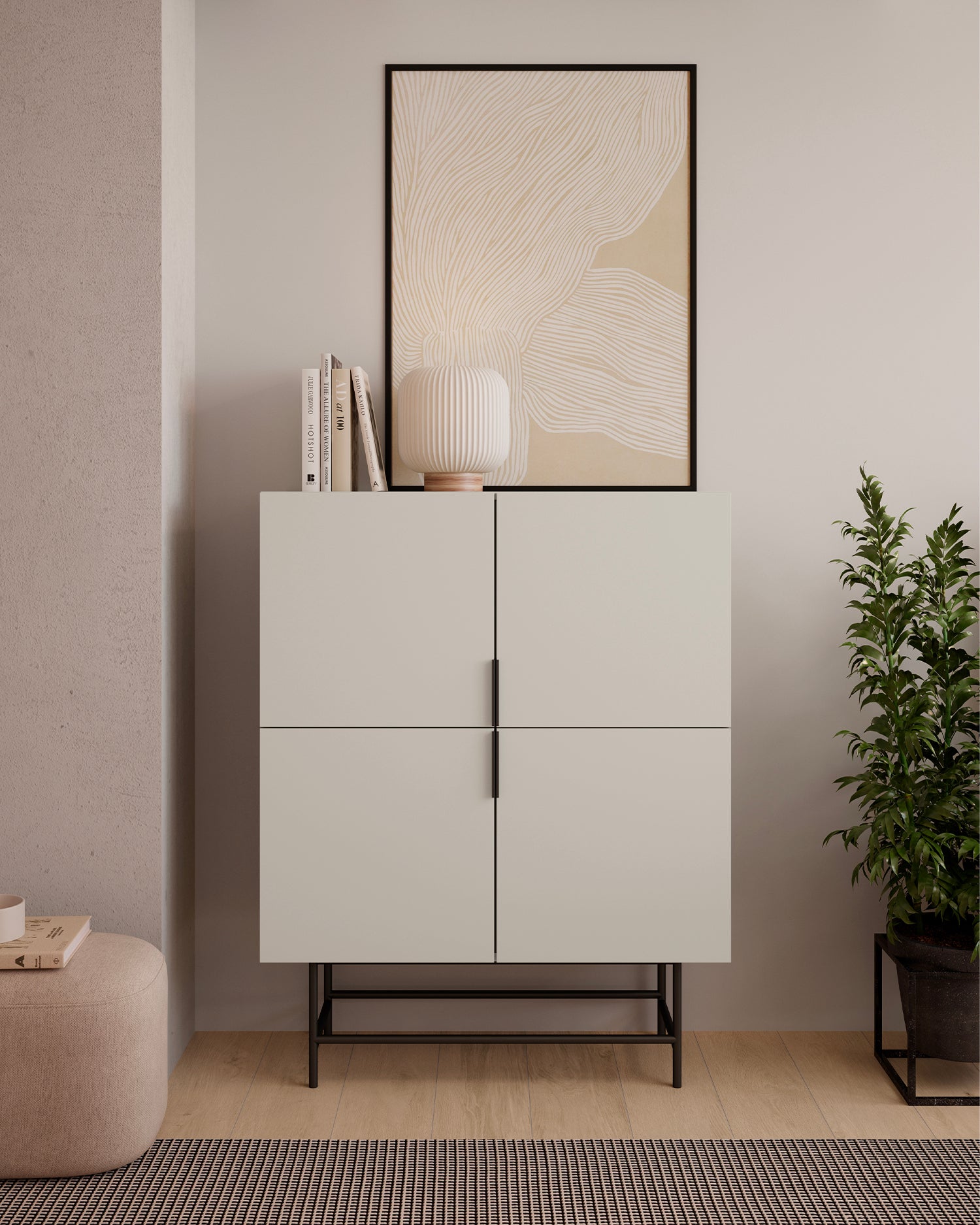 Credenza alta con gambe in metallo Eldia