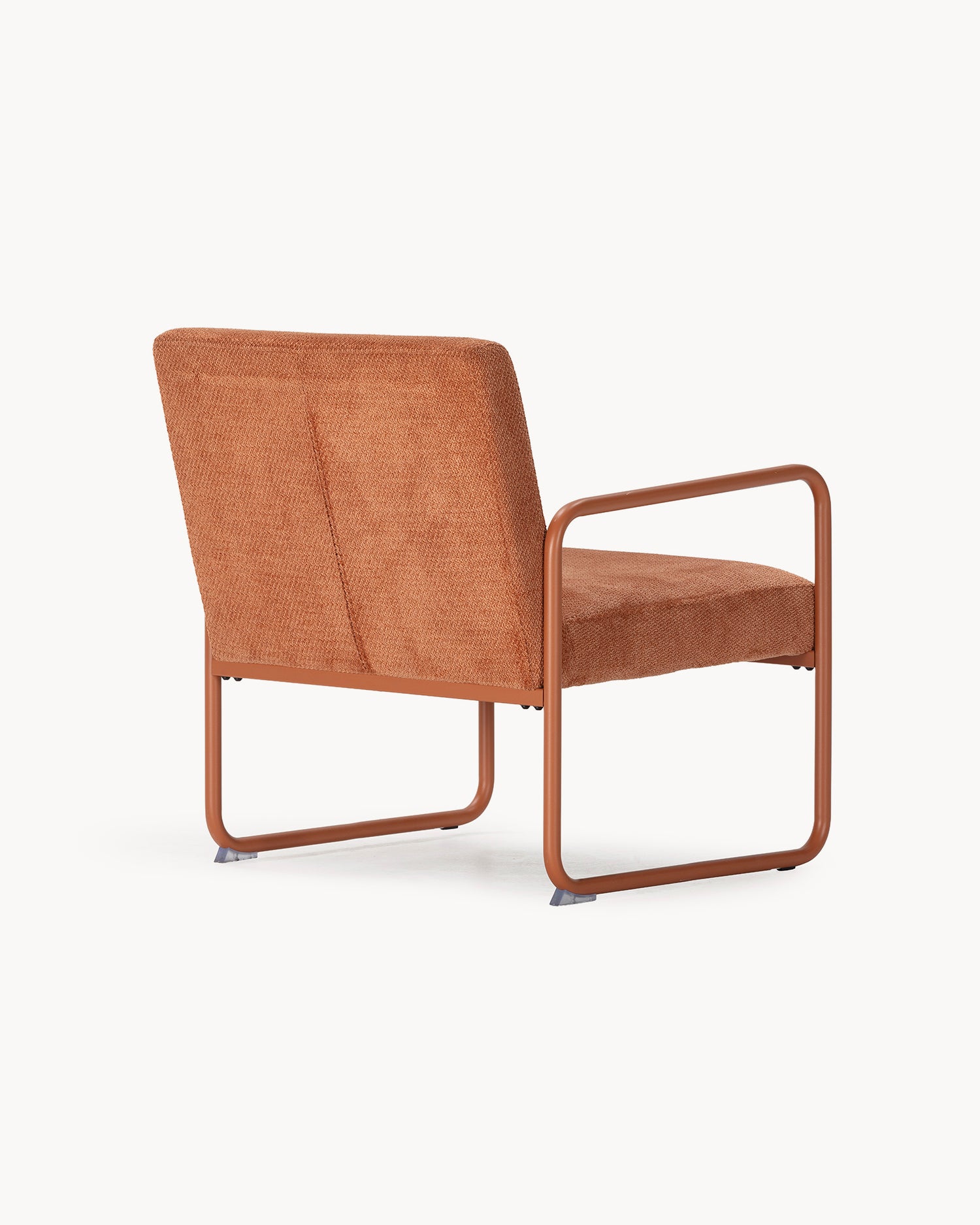 Poltrona imbottita in ciniglia Vince terracotta Essential Design