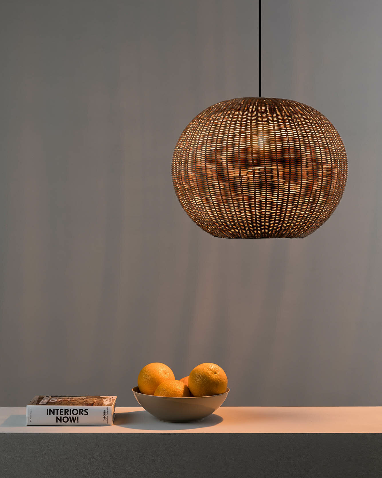 Lampada a sospensione in rattan Haka