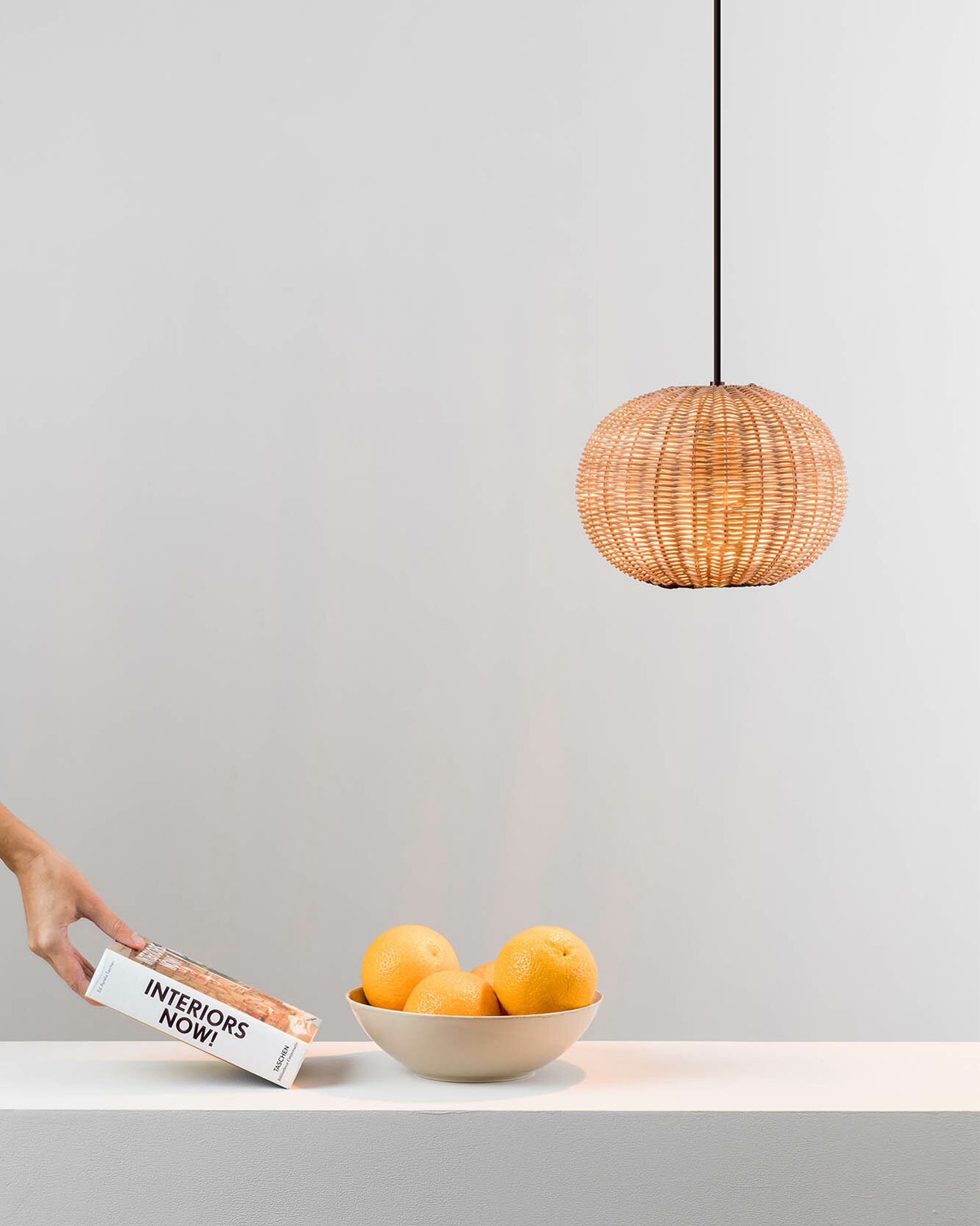 Lampada a sospensione in rattan Haka