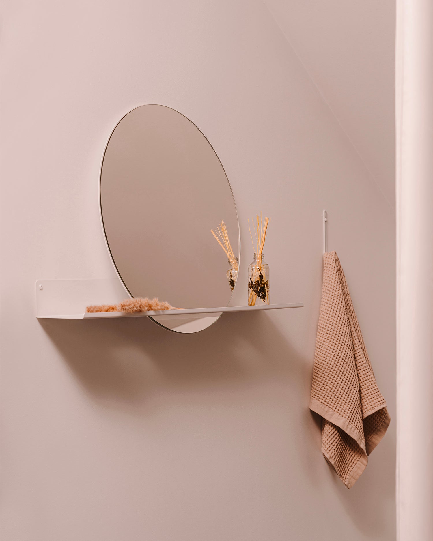 Specchio rotondo con mensola in metallo London