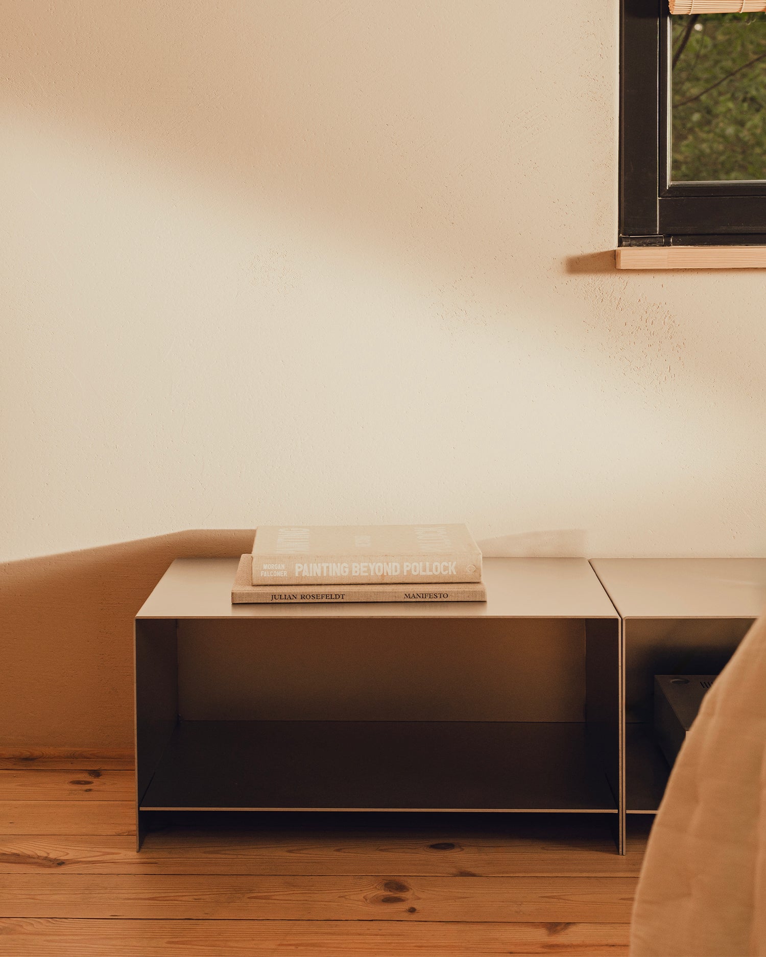 Tavolino multifunzionale in alluminio Raww