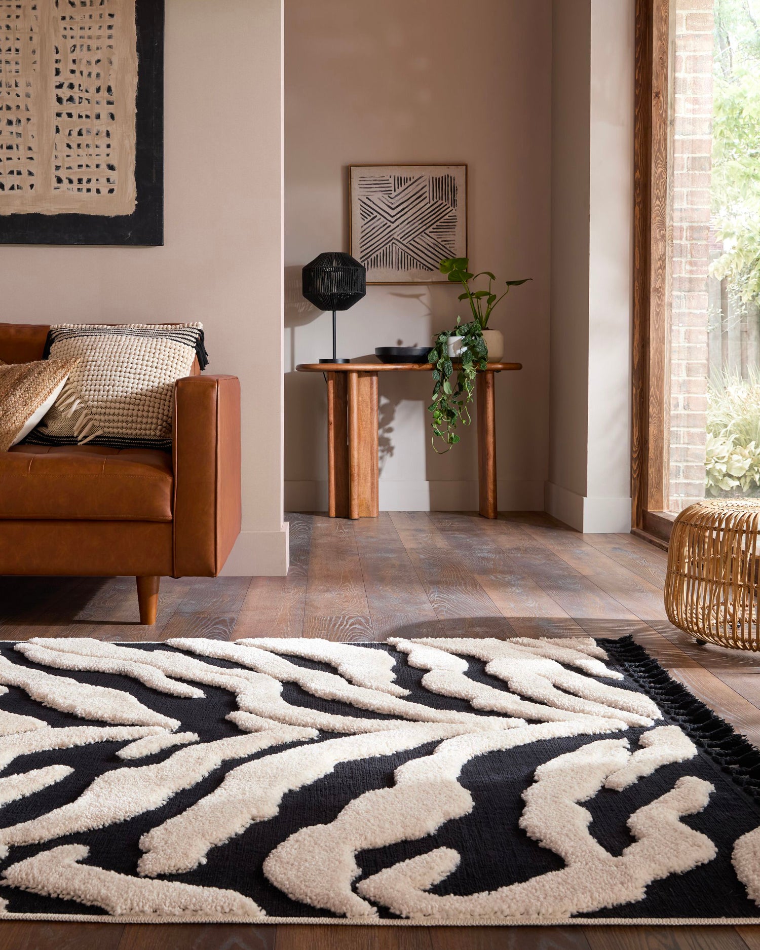 Tappeto moderno con nappe Esra Zebra