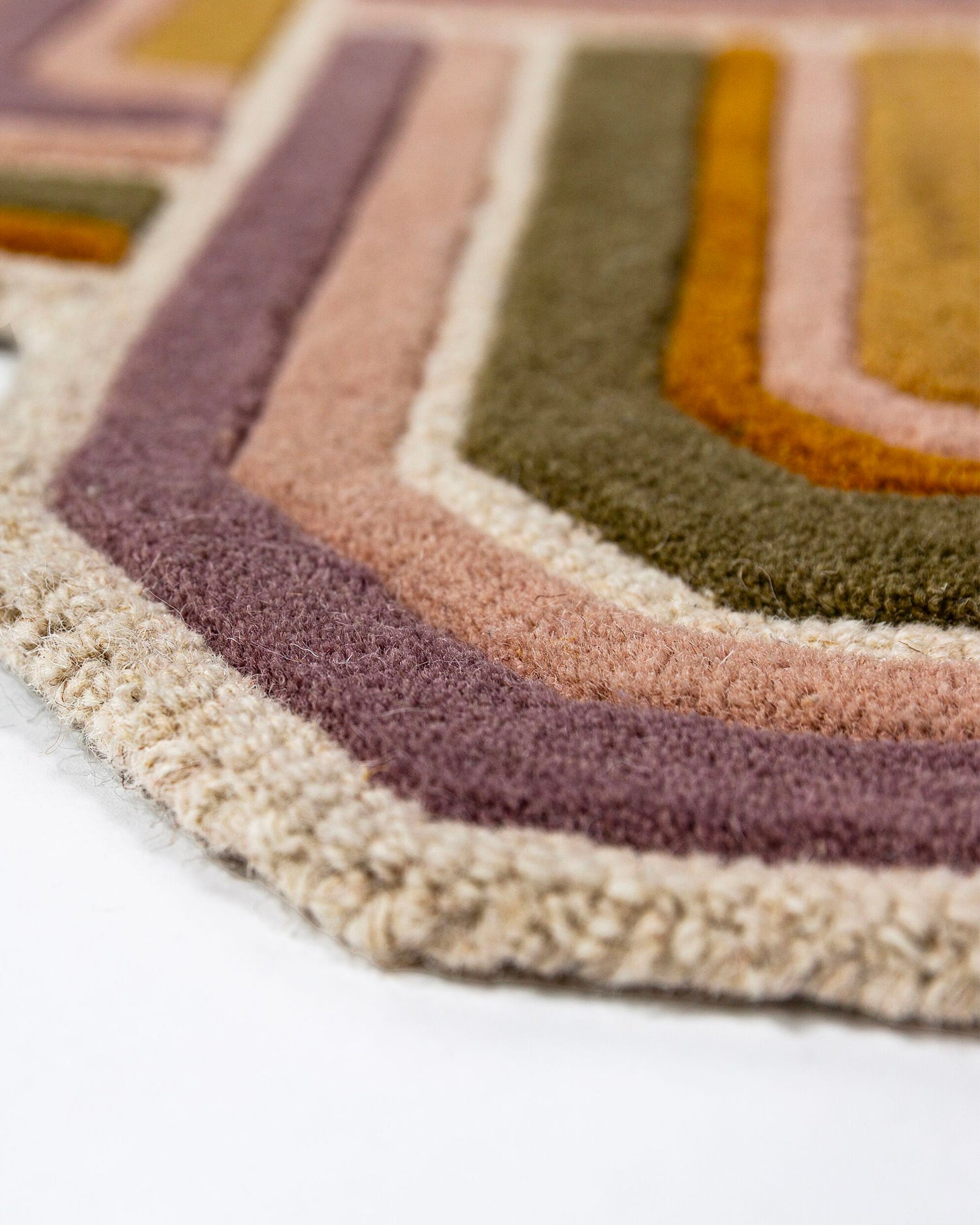 Tappeto fatto a mano in lana Linea