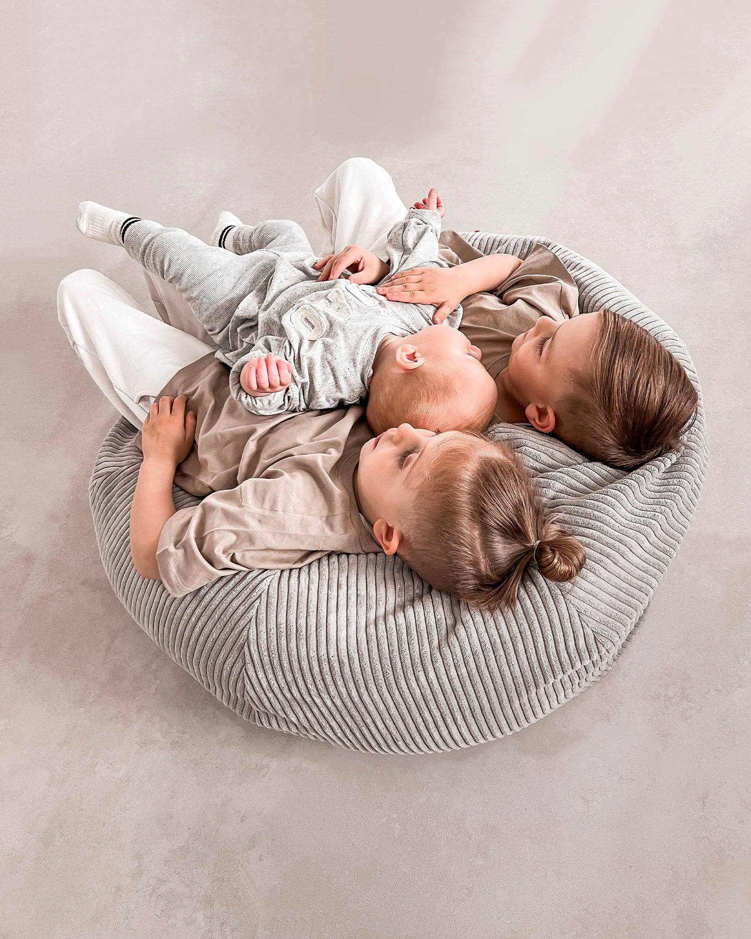 Pouf sacco per bambini in velluto a coste