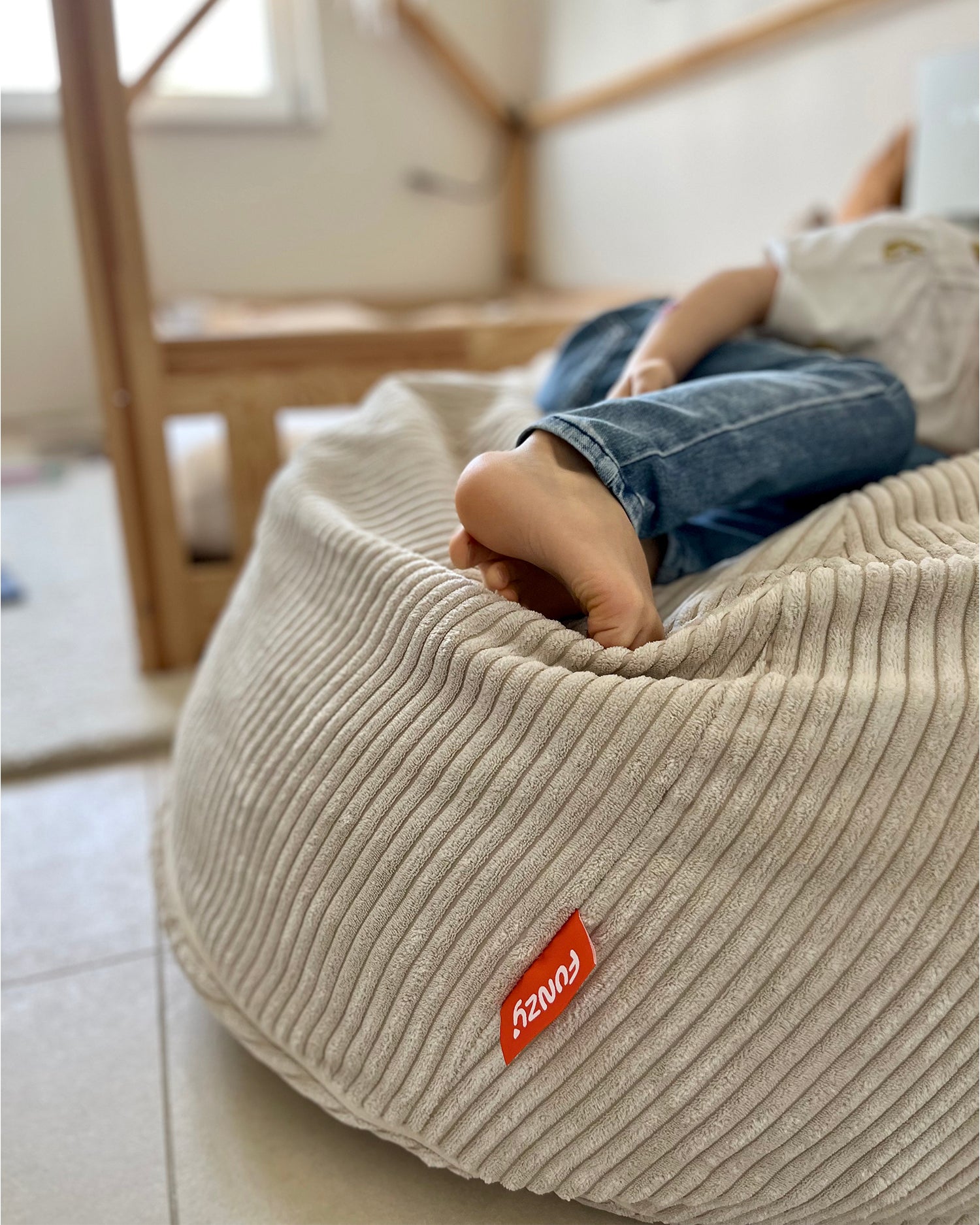 Pouf sacco per bambini in velluto a coste