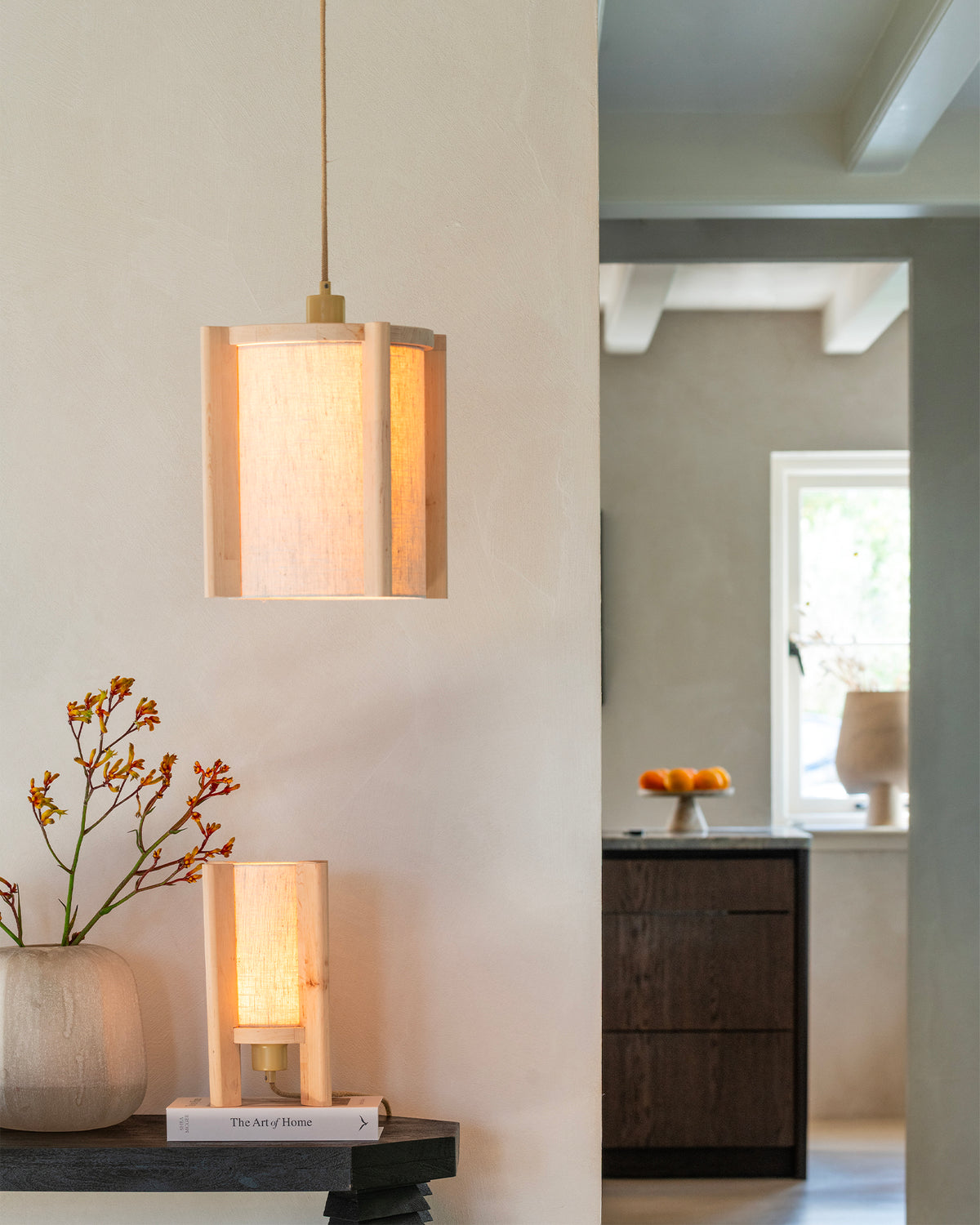 Lampada a sospensione in legno di ontano Corsica