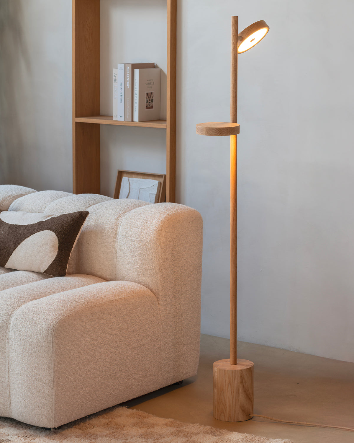 Lampada da terra a 2 luci in legno di frassino Okinawa