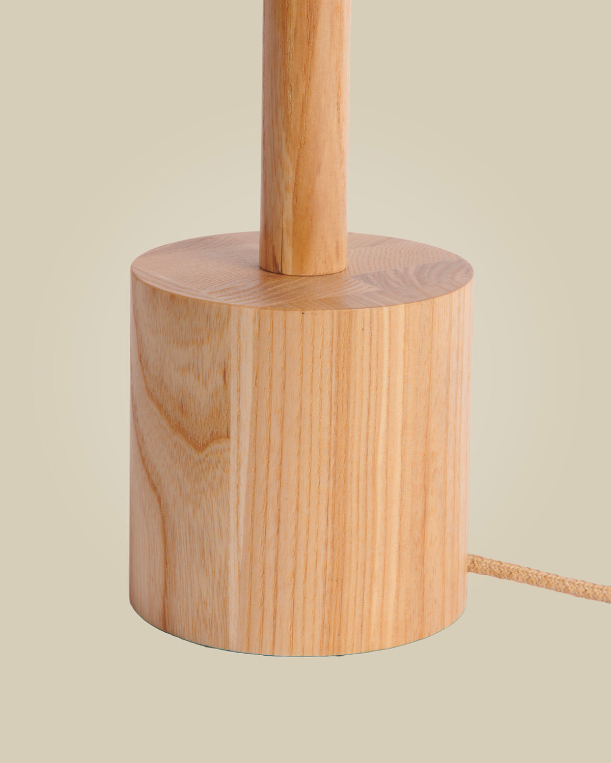 Lampada da tavolo in legno di frassino Okinawa
