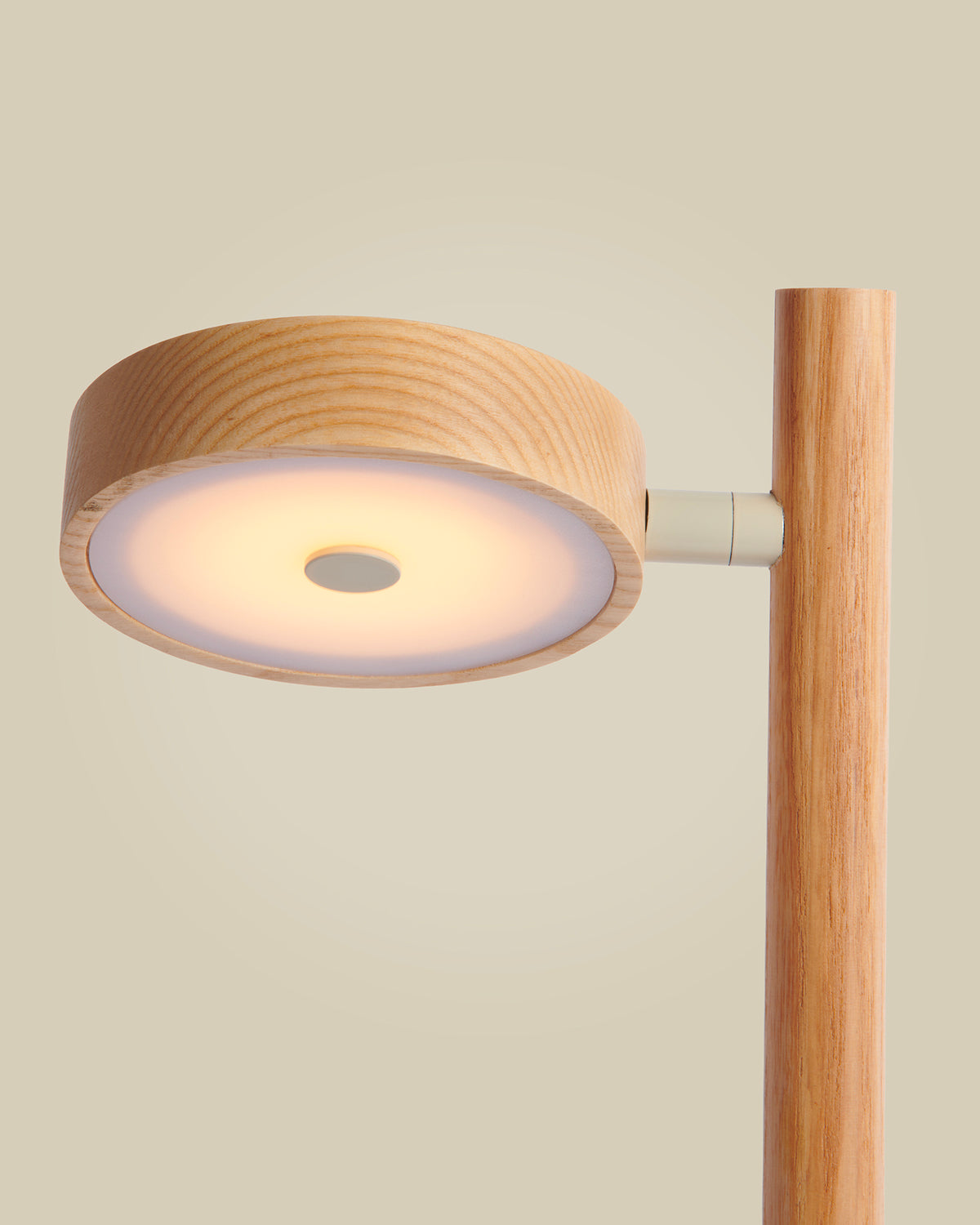 Lampada da tavolo in legno di frassino Okinawa