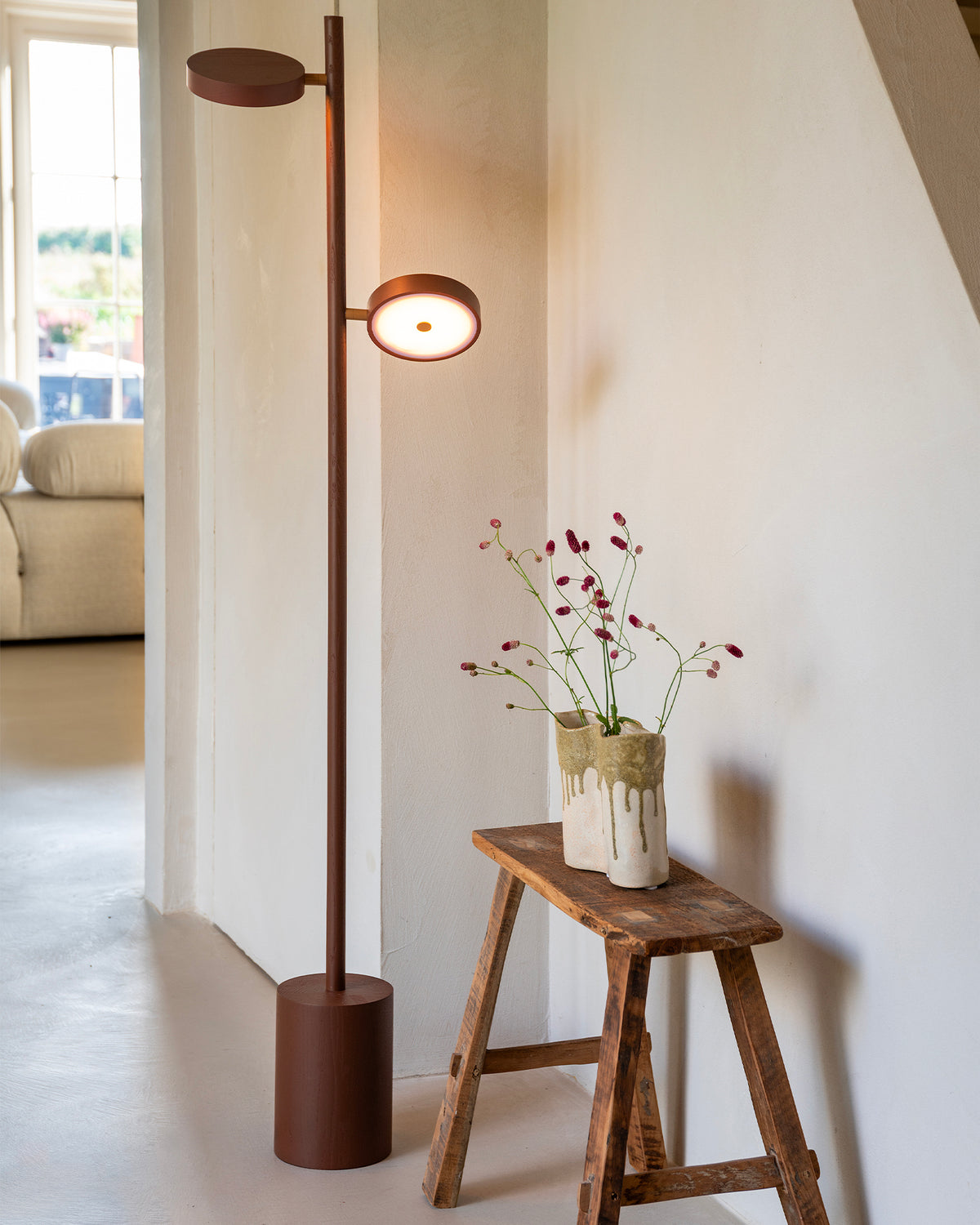 Lampada da terra a 2 luci in legno di frassino Okinawa