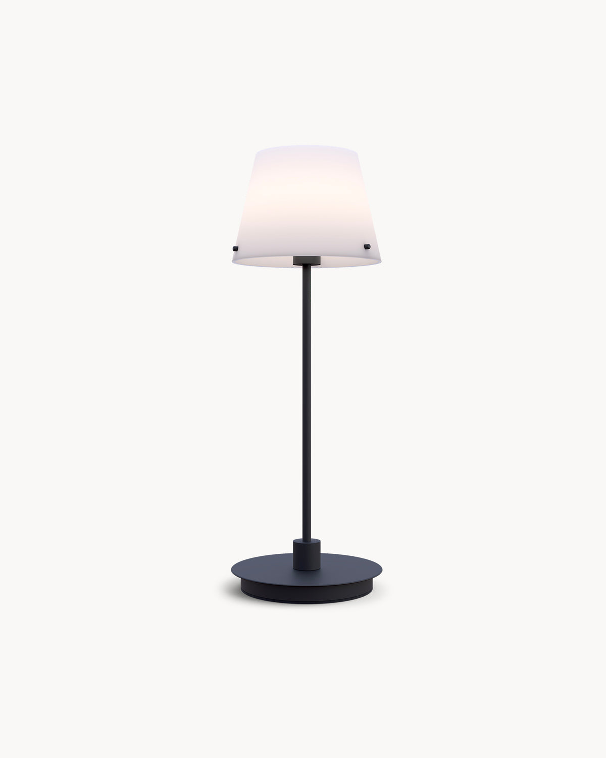 Lampada da tavolo in metallo e vetro opalino Gil