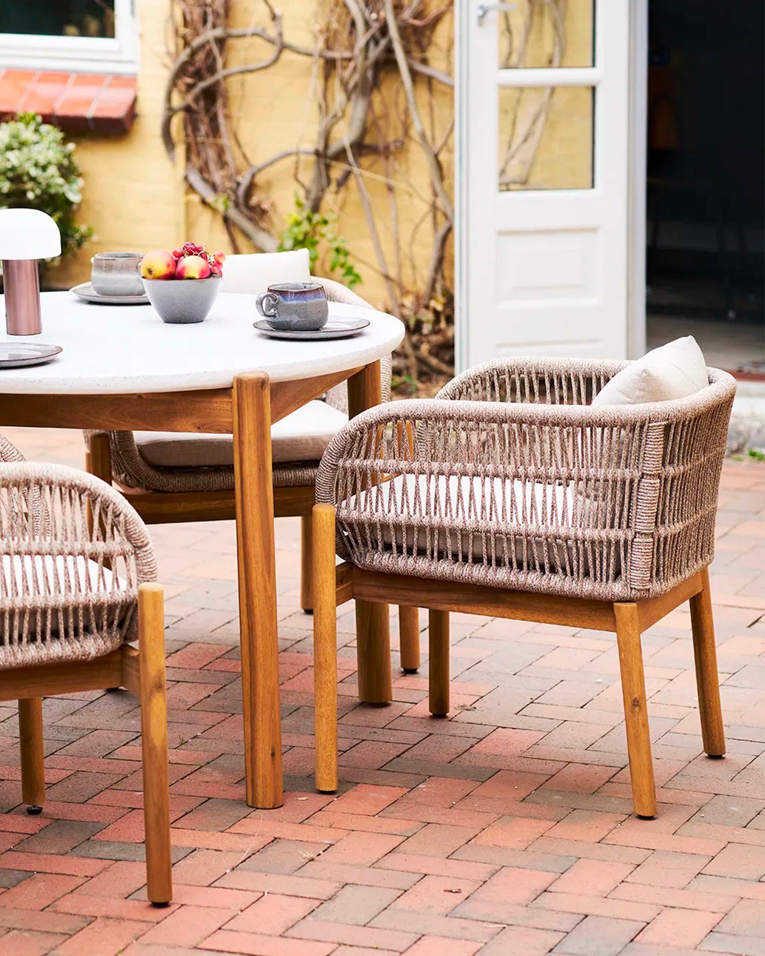 Sedia da esterno in acacia e corda intrecciata Colette