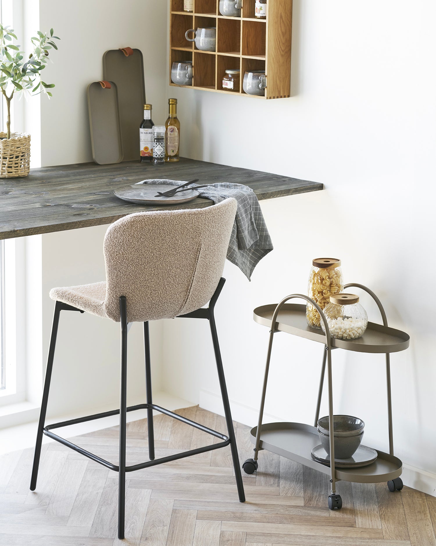 Set 2 sgabelli da cucina in bouclè Maceda