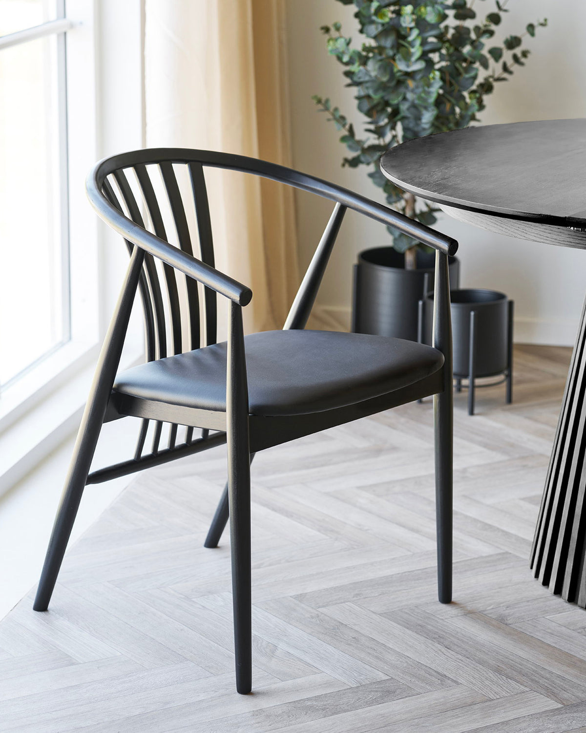 Set 2 sedie da pranzo in rovere con seduta in PU Agustin