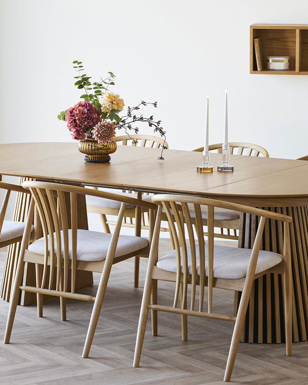 Set 2 sedie da pranzo in rovere con seduta in tessuto Agustin
