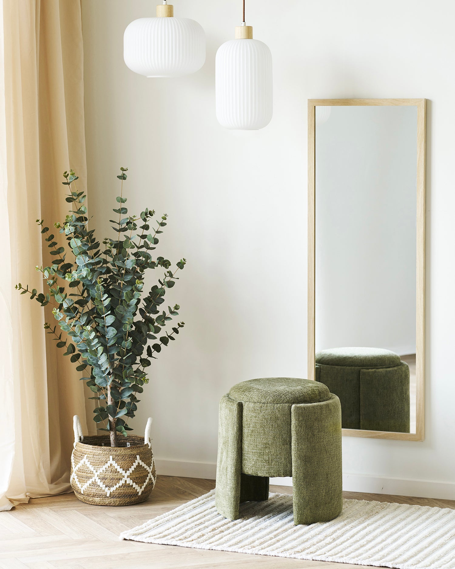 Pouf imbottito in ciniglia con contenitore Walsdorf