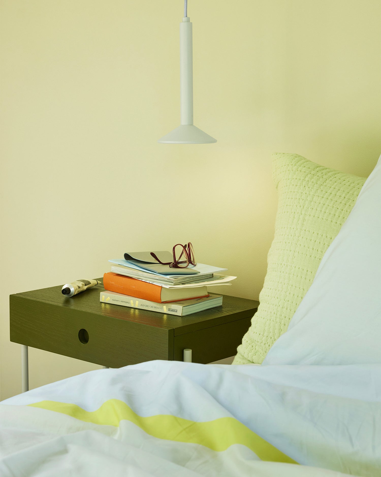 Comodino in legno e metallo Noir