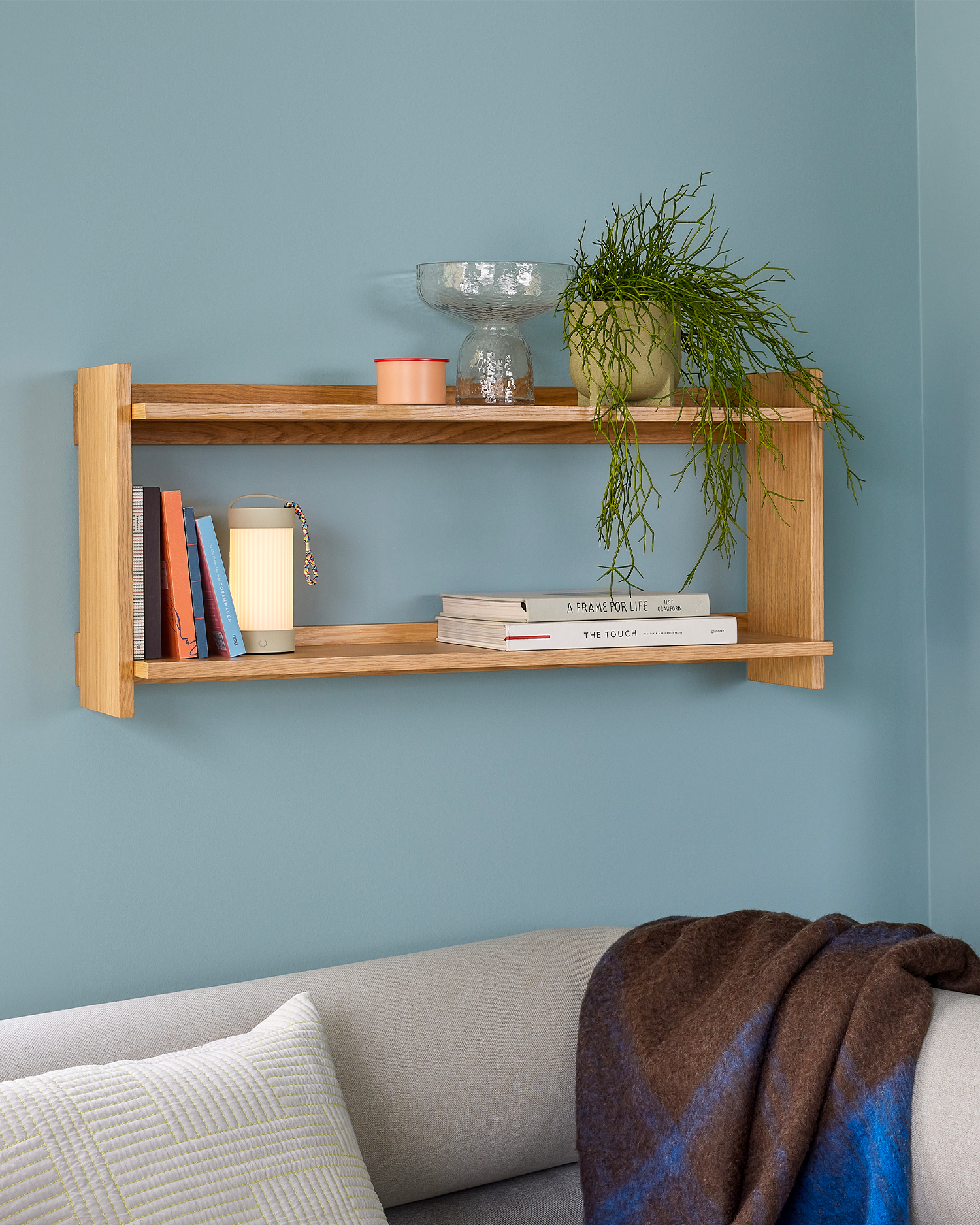 Scaffale da parete in legno di quercia Forma