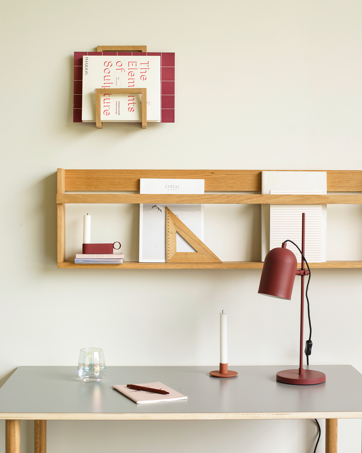 Mensola da parete espositiva in legno di rovere