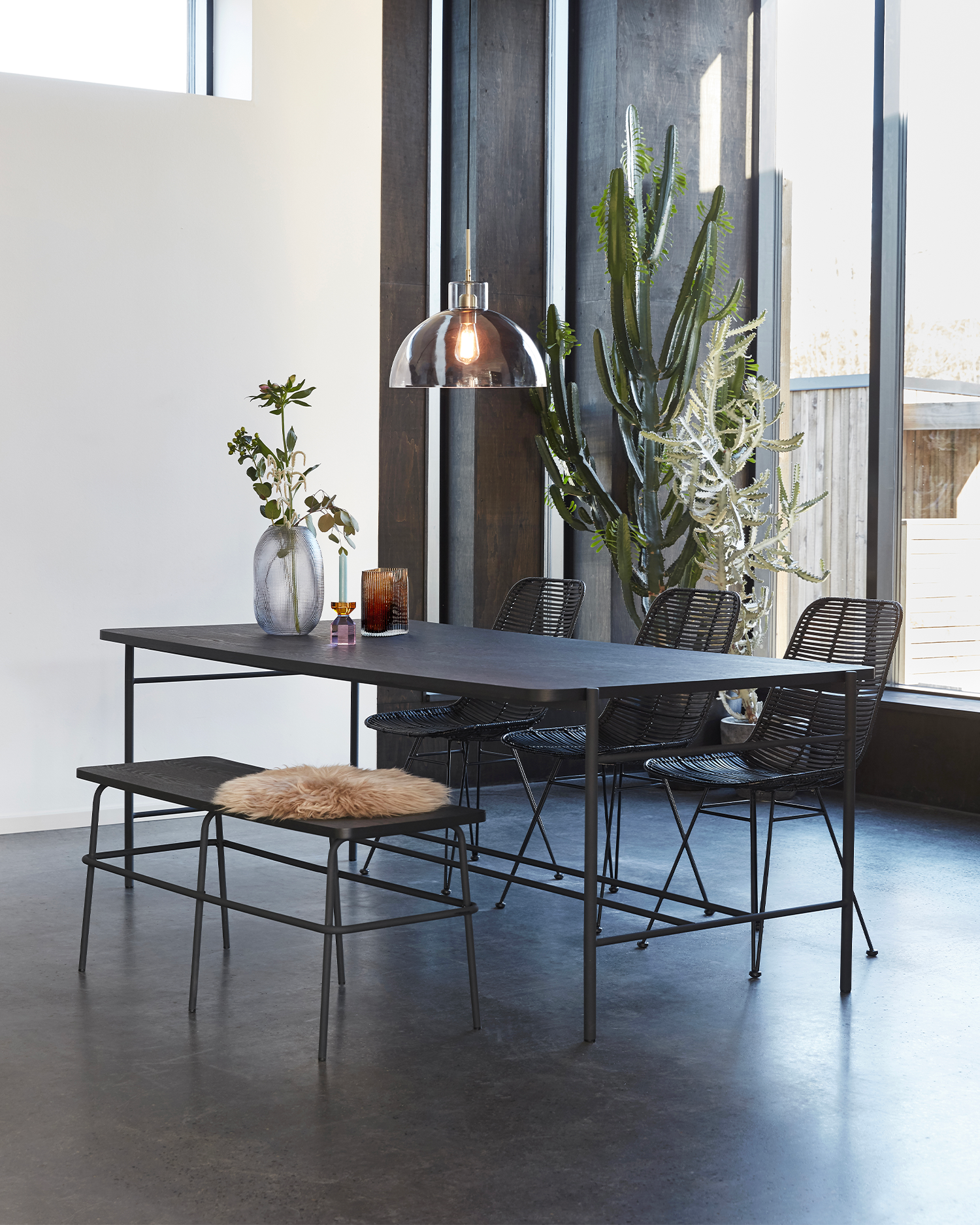 Panca in legno di frassino e metallo Ash