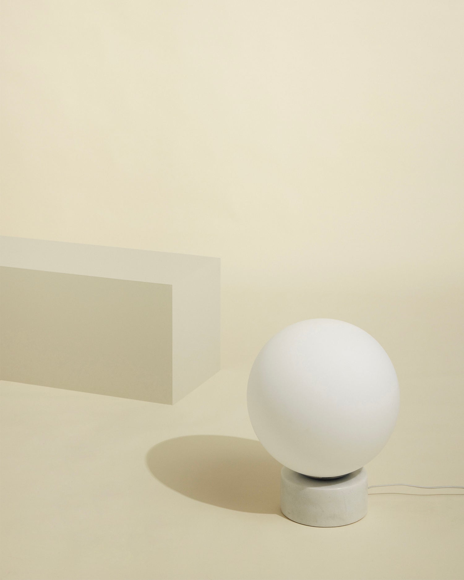 Lampada da terra in marmo Sphere