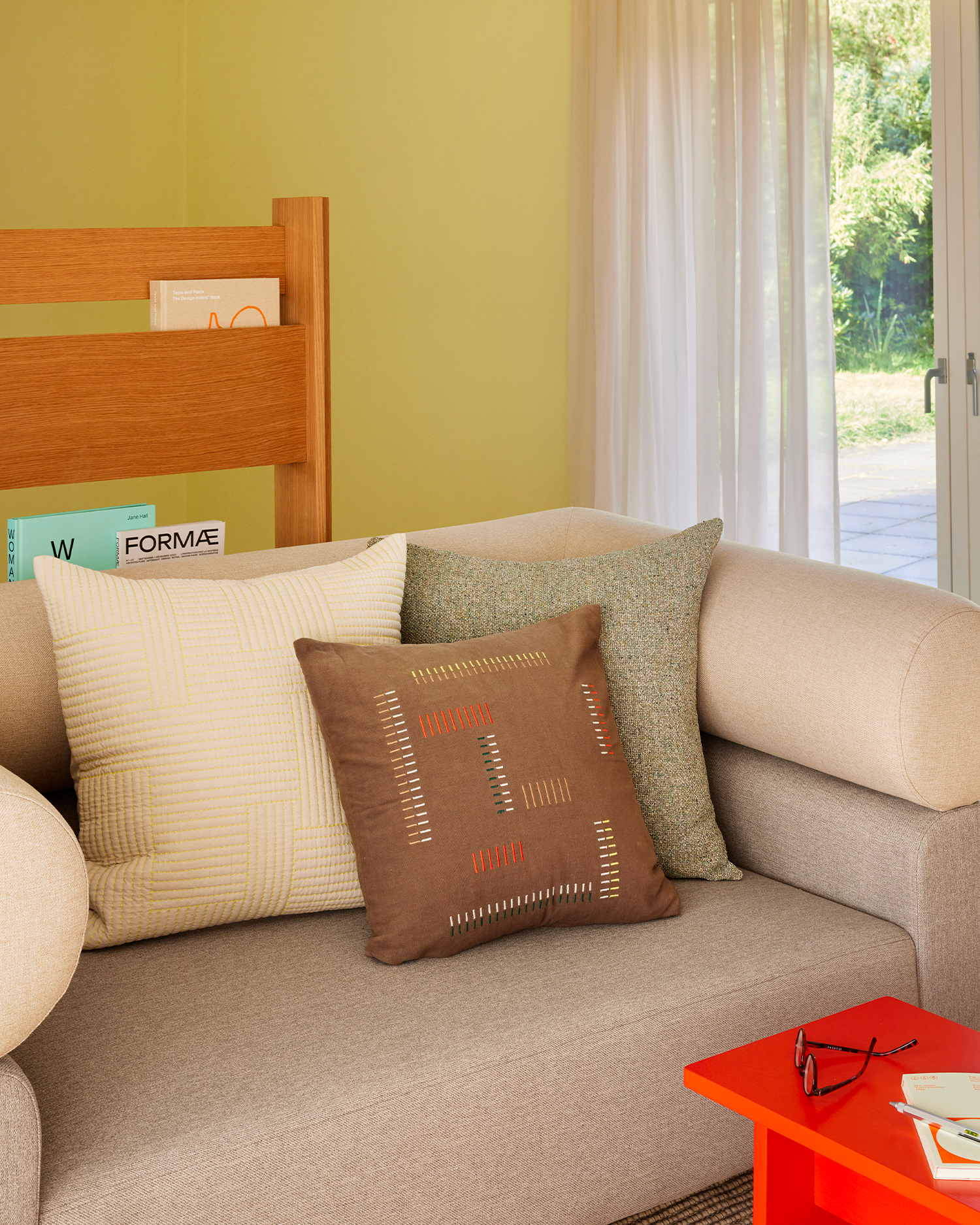 Portariviste in legno di quercia Forma