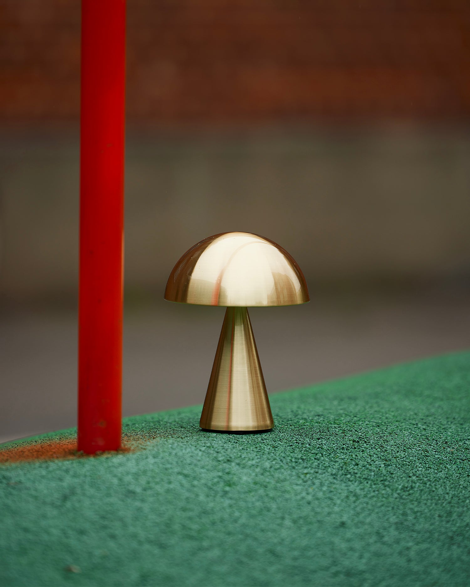 Lampada portatile Mush, ottone