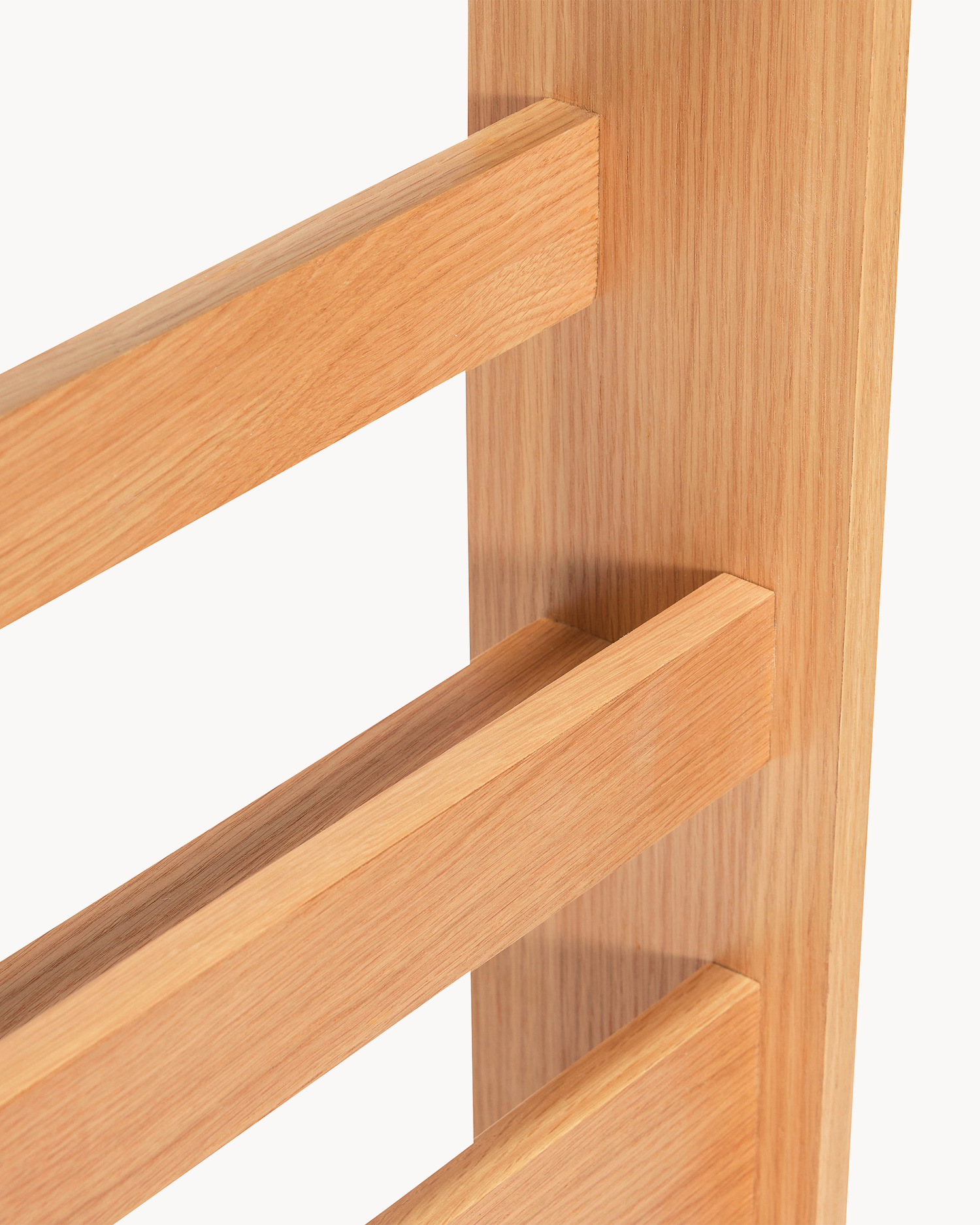 Portariviste in legno di quercia Forma