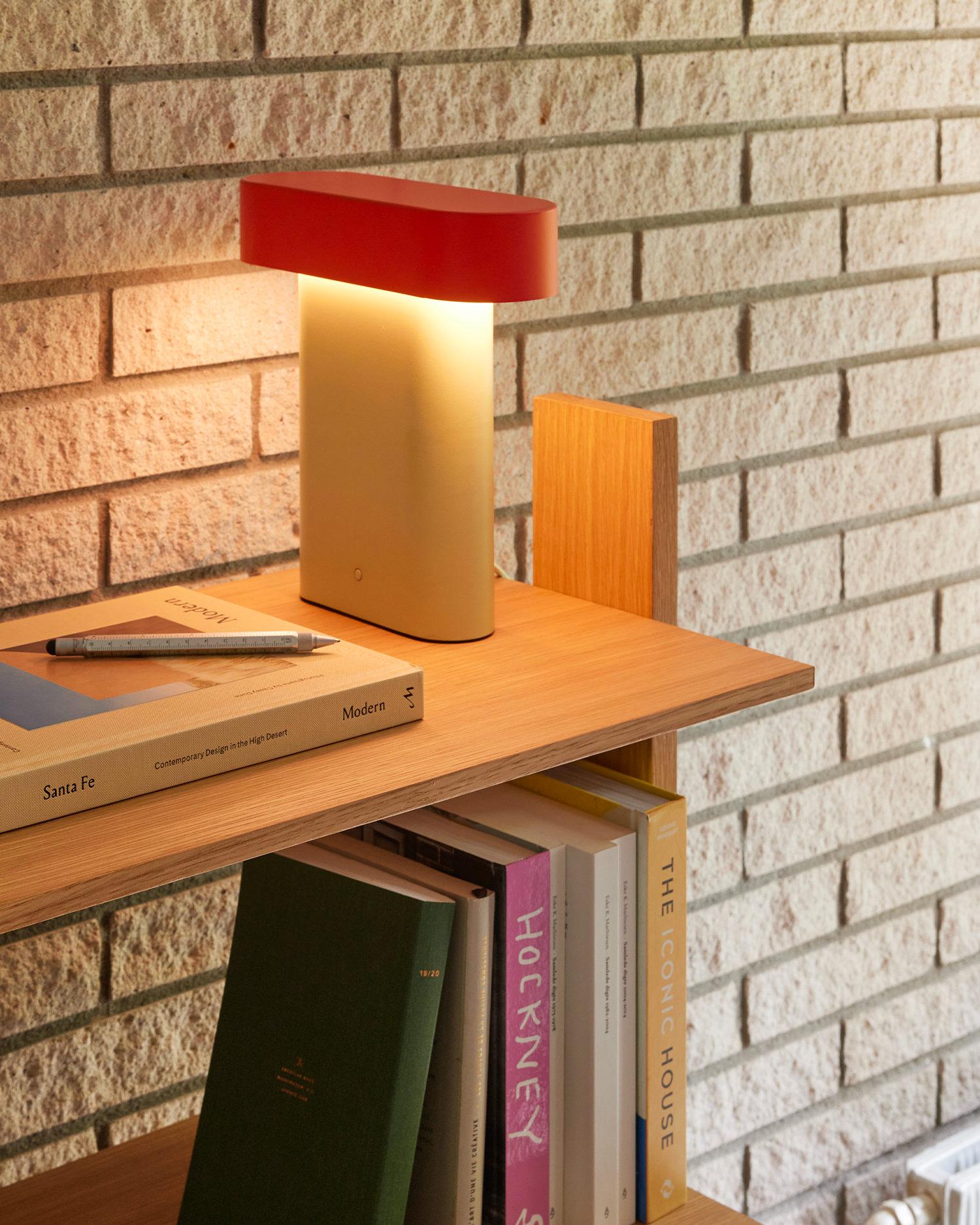 Lampada da tavolo Sleek, verde e rossa
