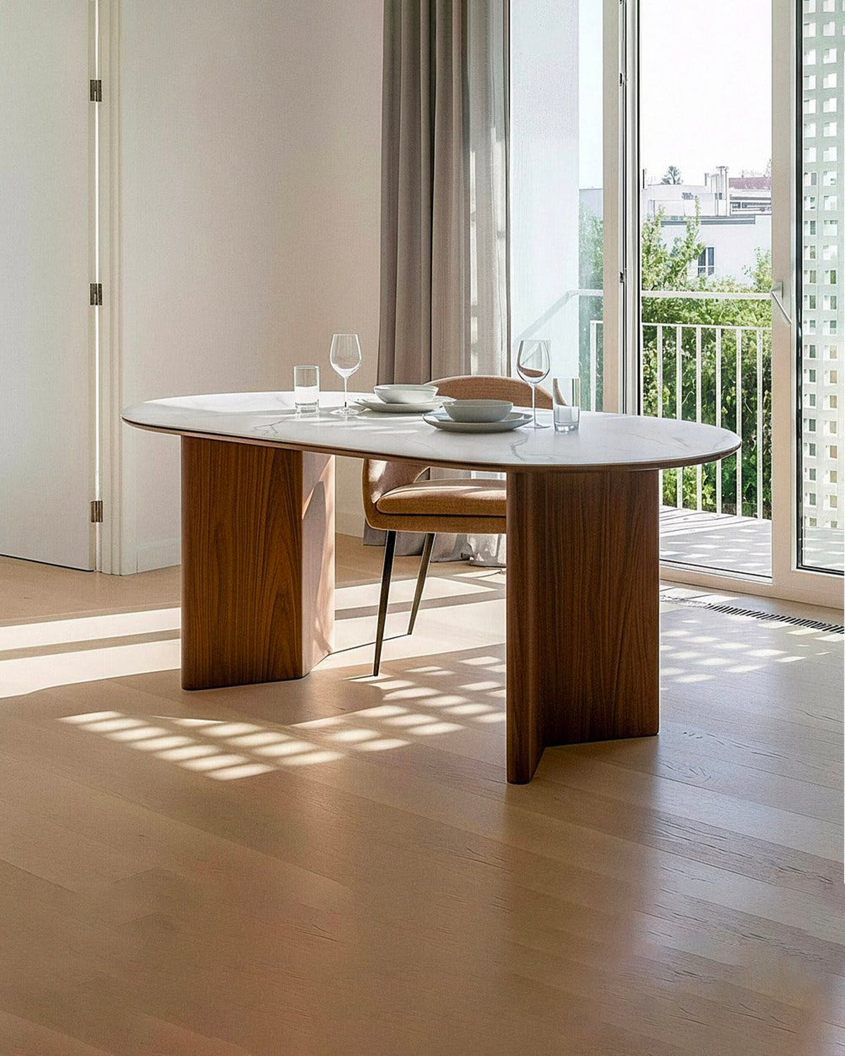 Tavolo da pranzo in ceramica effetto marmo Cora