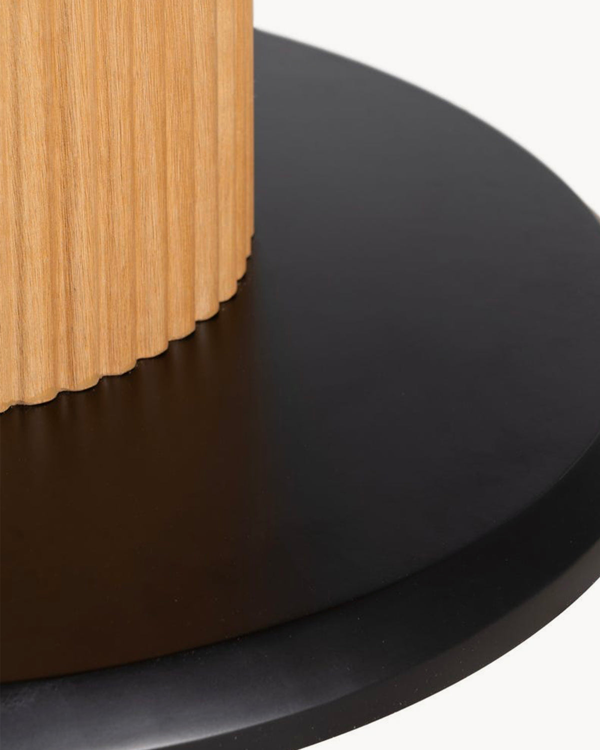 Tavolo da pranzo in ceramica effetto marmo Sabine