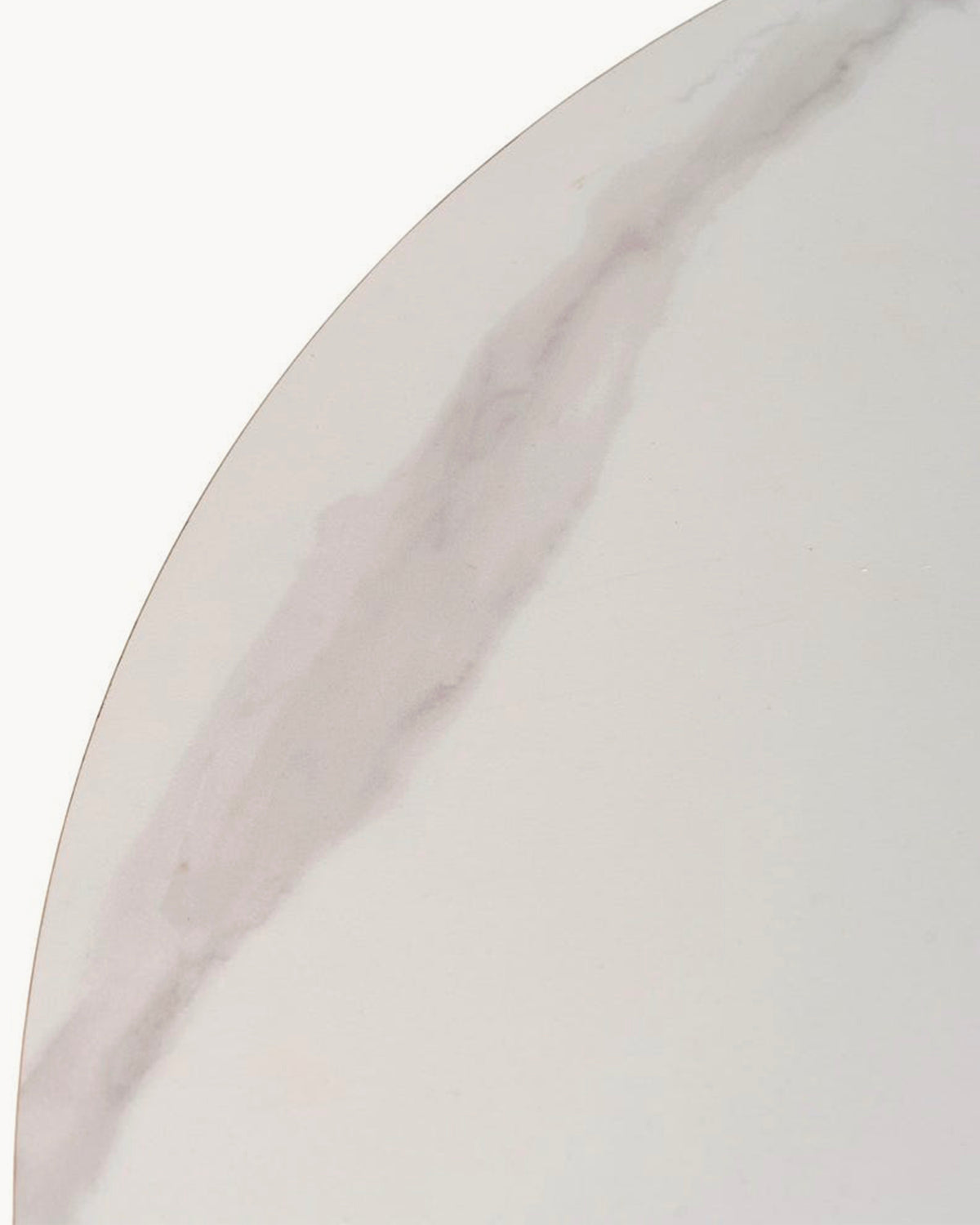 Tavolo da pranzo in ceramica effetto marmo Sabine