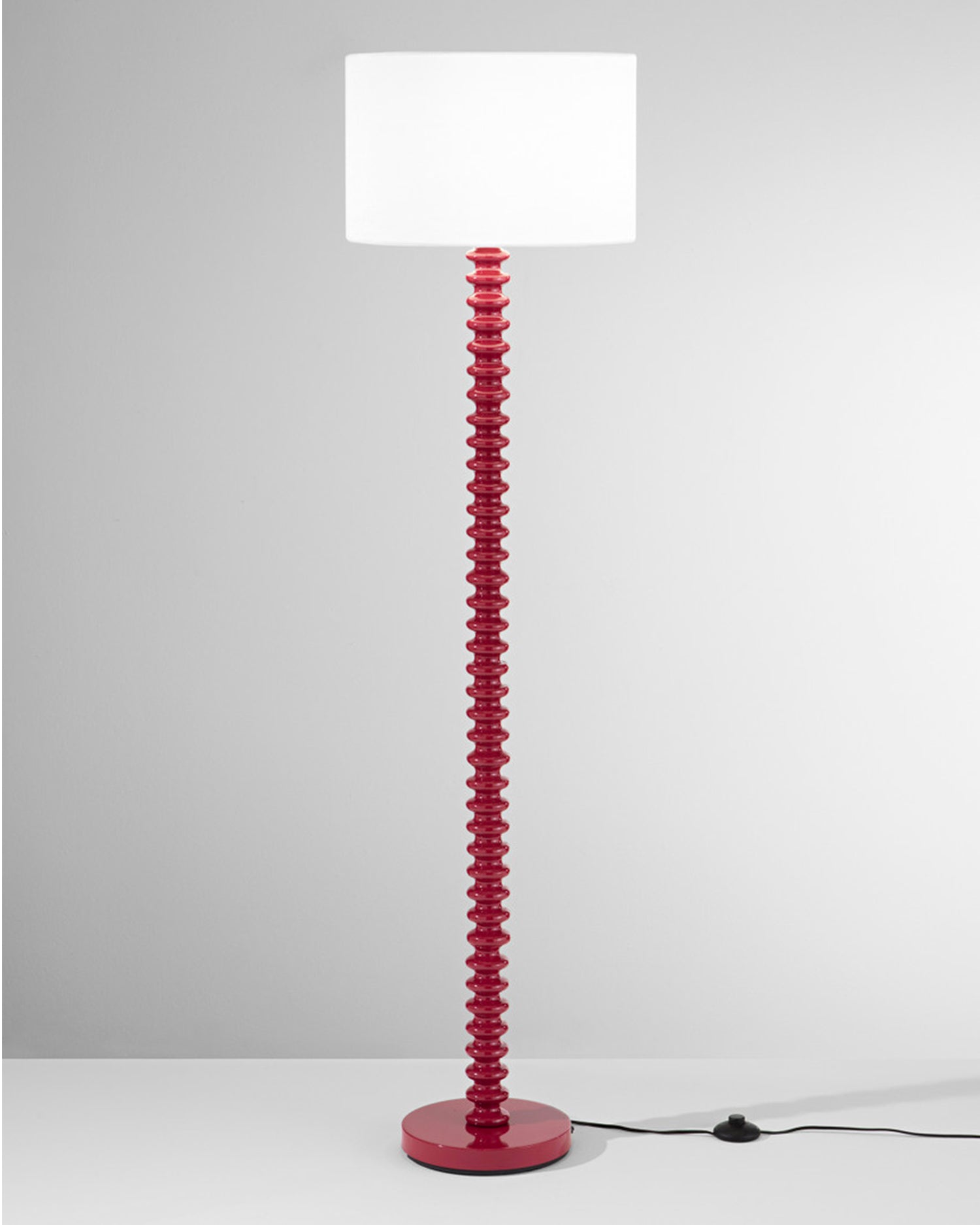 Lampada da terra in in velluto con base in metallo Sultan