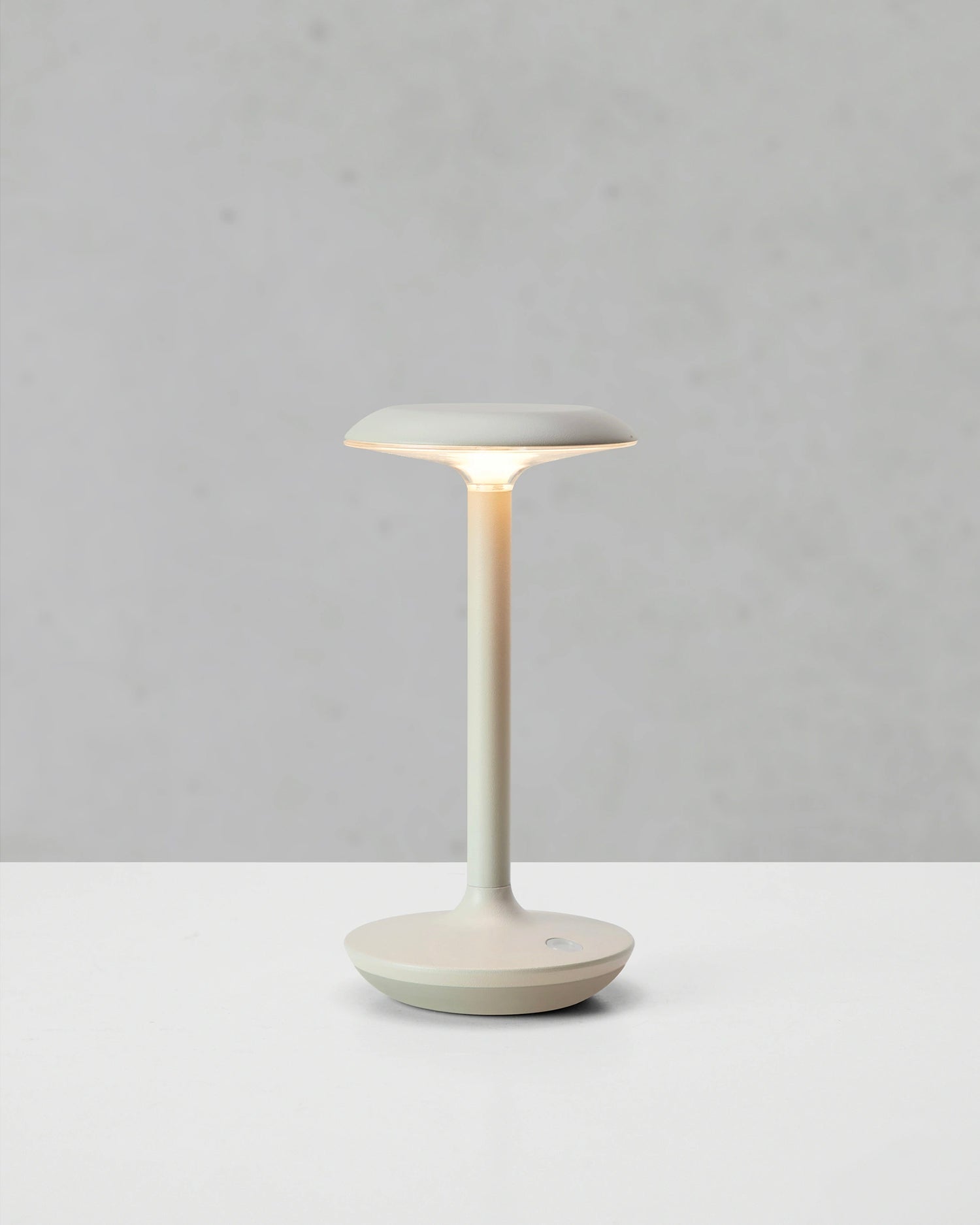 Lampada portatile in alluminio Petit
