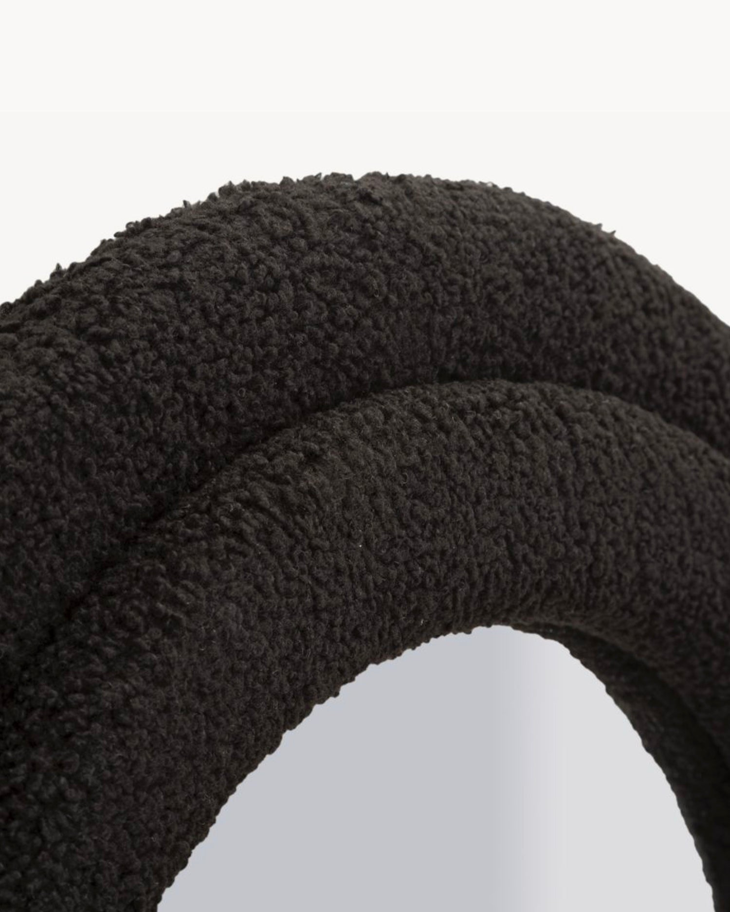 Specchio con cornice in velluto ondulato Teddy