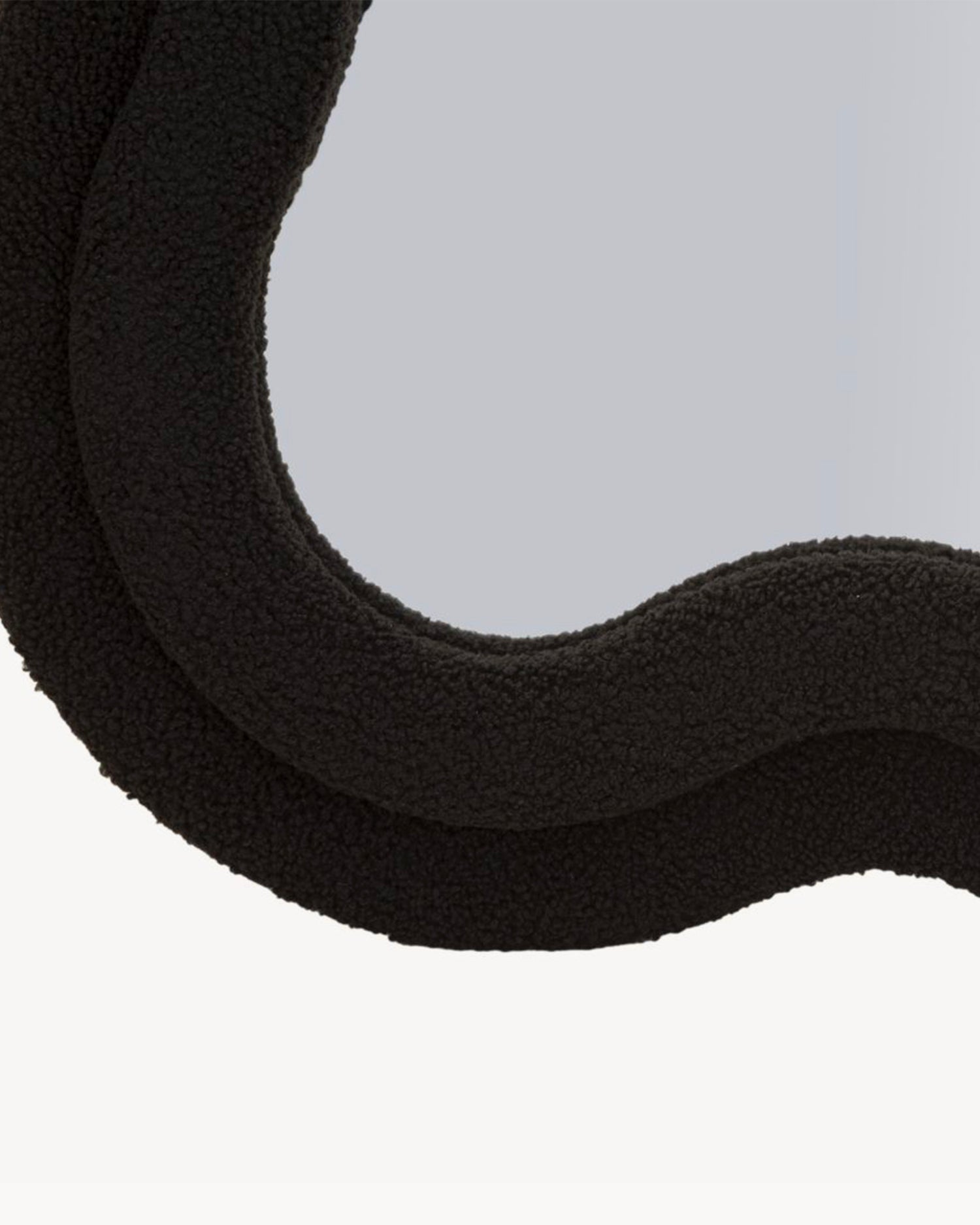 Specchio con cornice in velluto ondulato Teddy